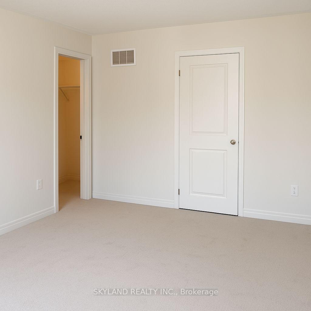 Photo 20 of 17 King George Way, Clarington, Bowmanville — HOMEH