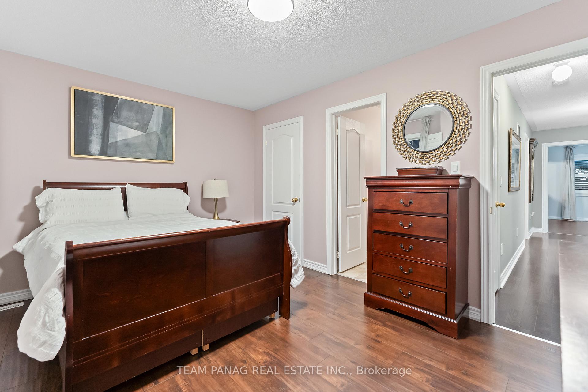 Photo 5 of 22 Cedarsprings Way, Brampton, Sandringham-Wellington — HOMEH