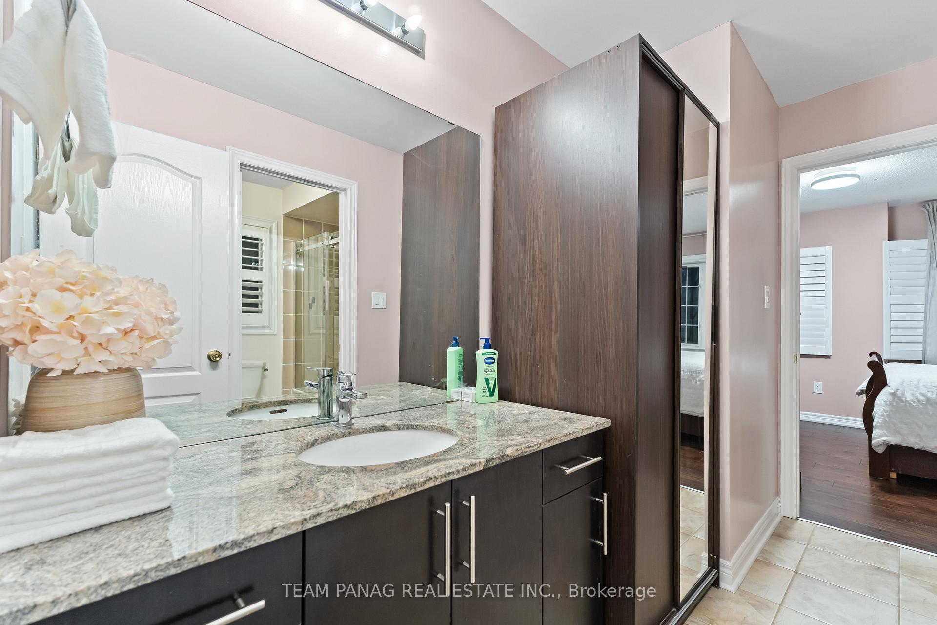 Photo 6 of 22 Cedarsprings Way, Brampton, Sandringham-Wellington — HOMEH