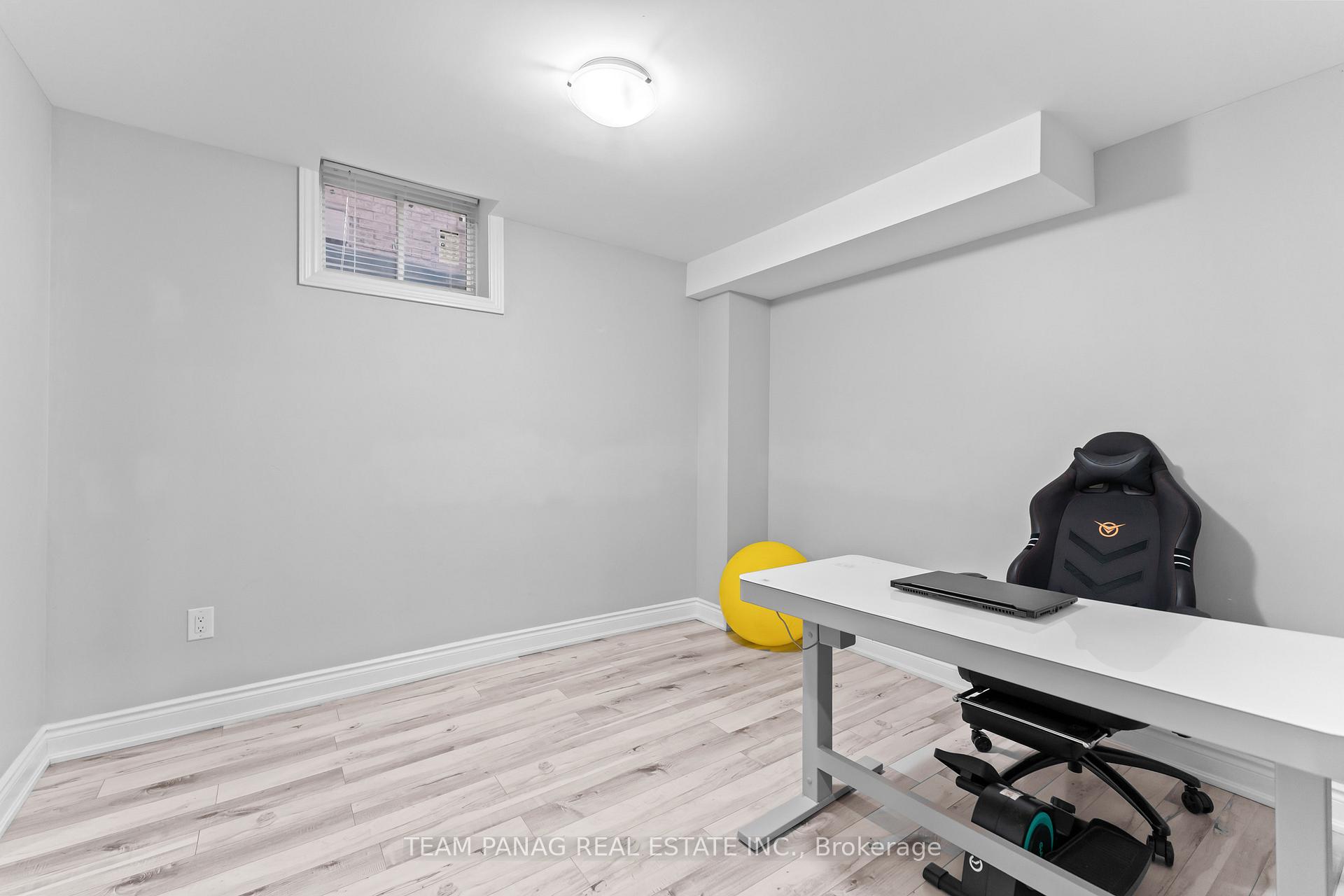 Photo 11 of 22 Cedarsprings Way, Brampton, Sandringham-Wellington — HOMEH