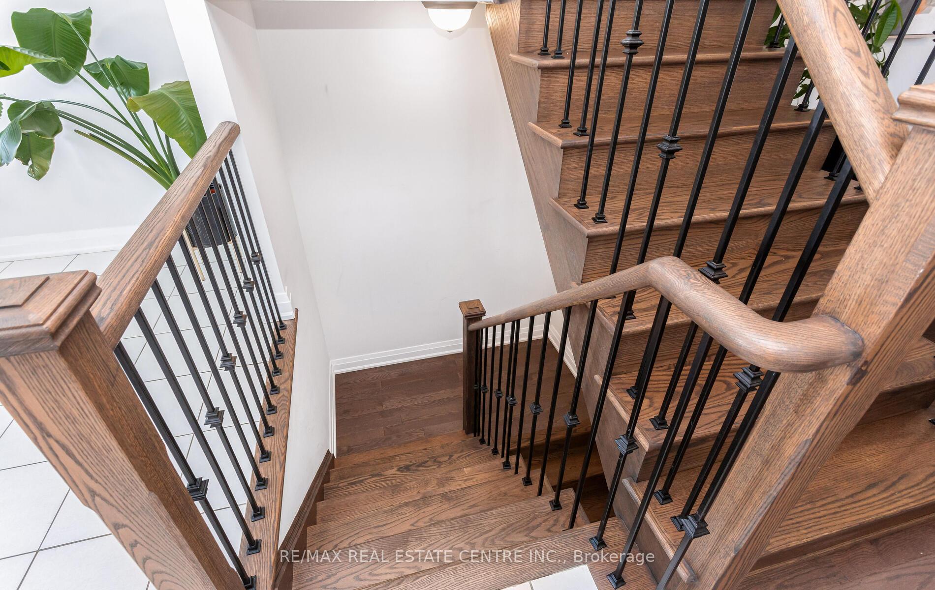 Photo 8 of 6 Summerbeam Way, Brampton, Bram West — HOMEH