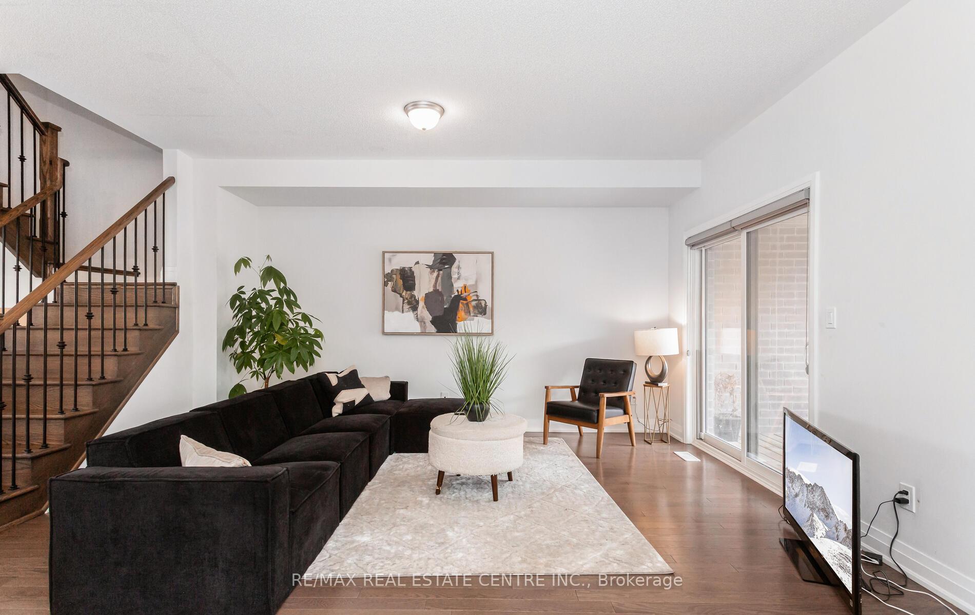 Photo 3 of 6 Summerbeam Way, Brampton, Bram West — HOMEH