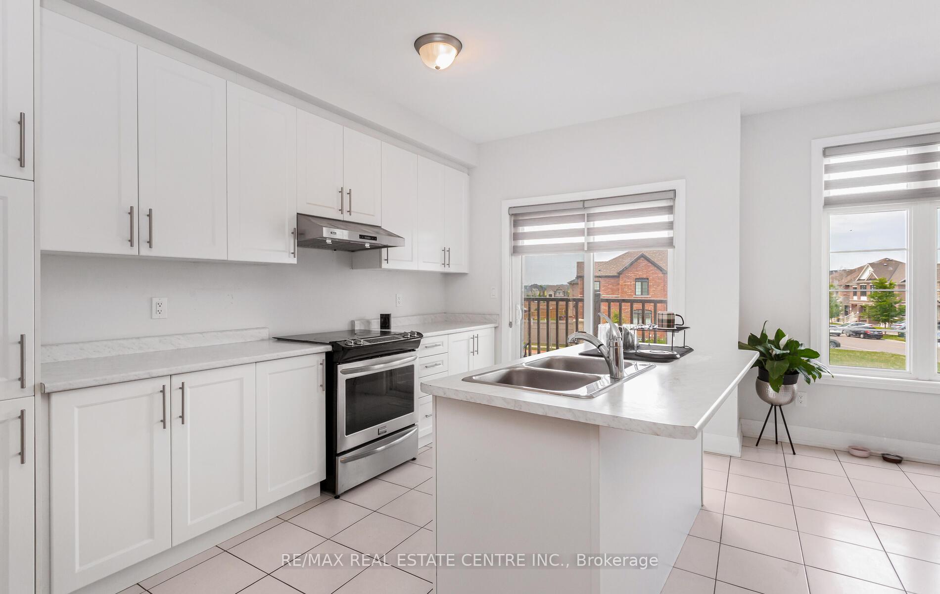 Photo 17 of 6 Summerbeam Way, Brampton, Bram West — HOMEH