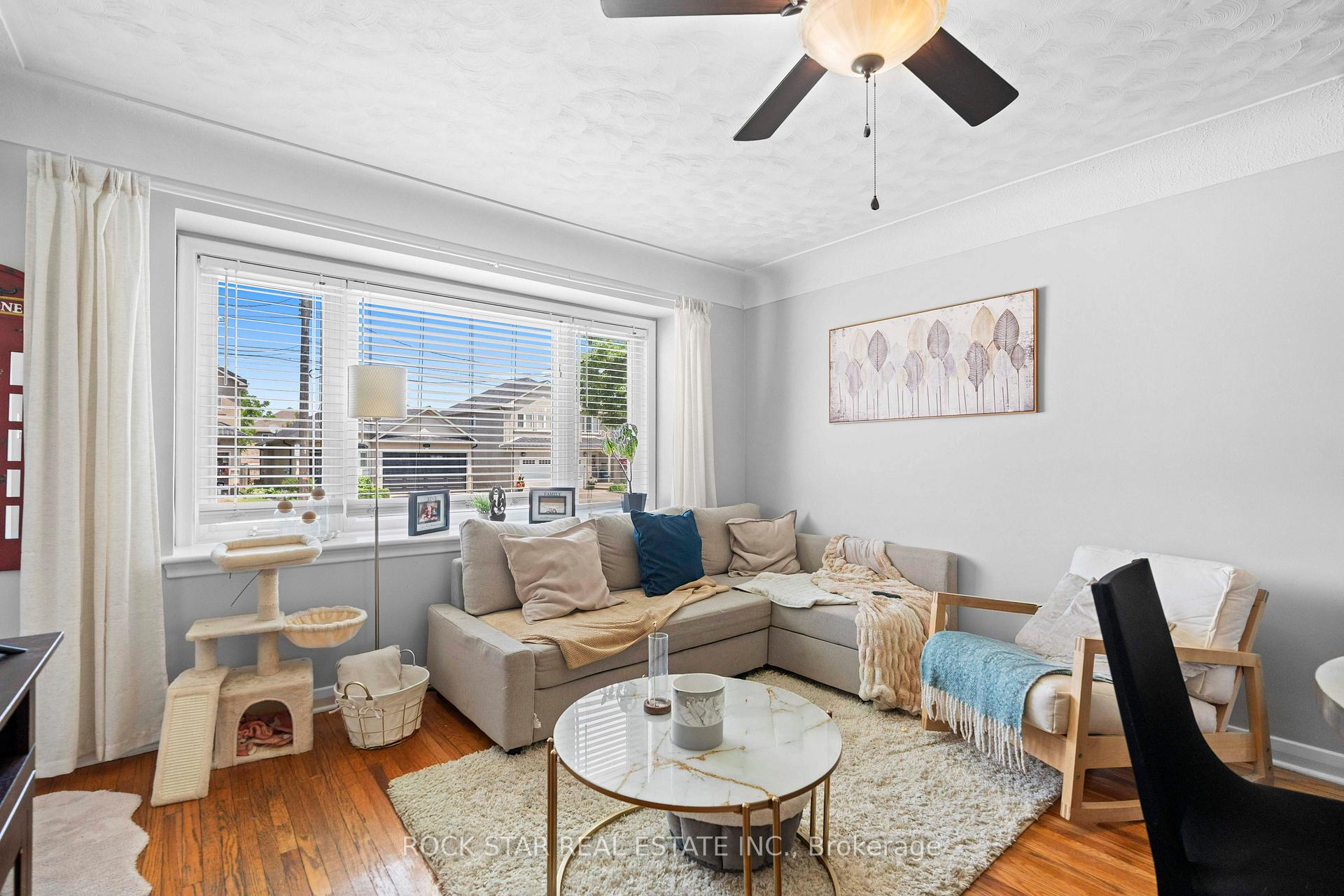 Photo 8 of 768 Tenth Avenue, Hamilton, Hampton Heights — HOMEH