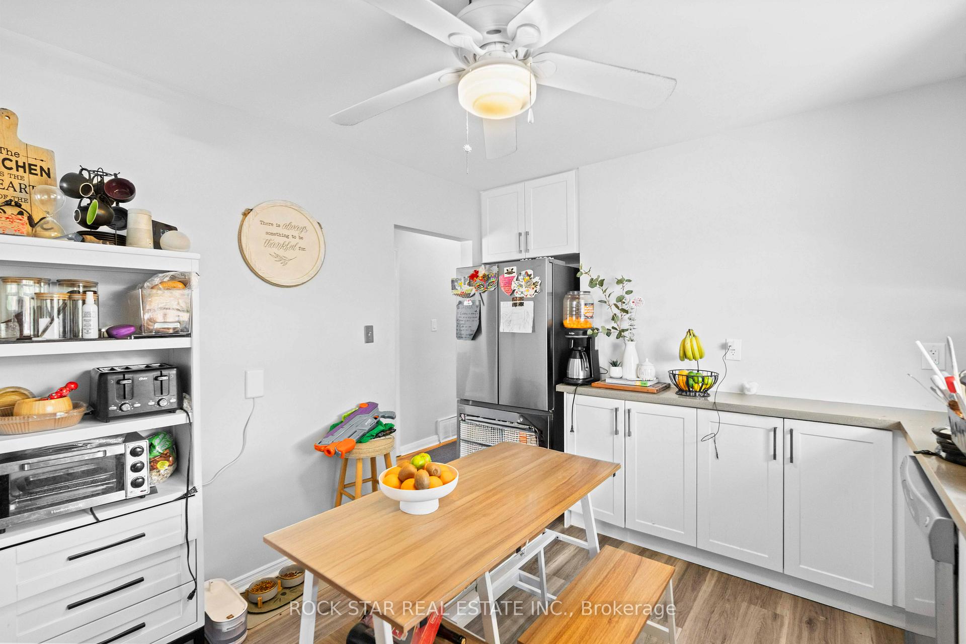 Photo 4 of 768 Tenth Avenue, Hamilton, Hampton Heights — HOMEH