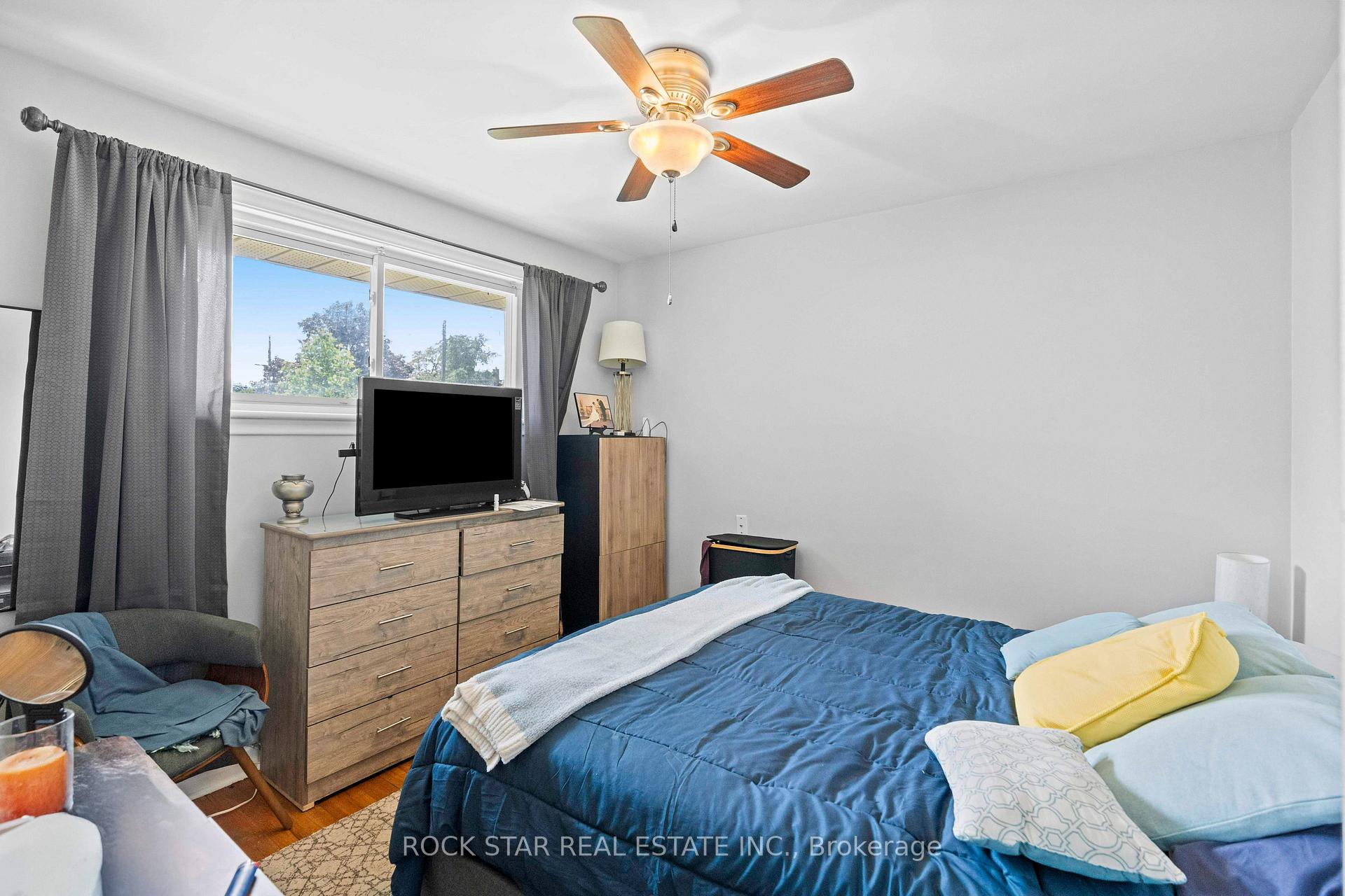 Photo 6 of 768 Tenth Avenue, Hamilton, Hampton Heights — HOMEH