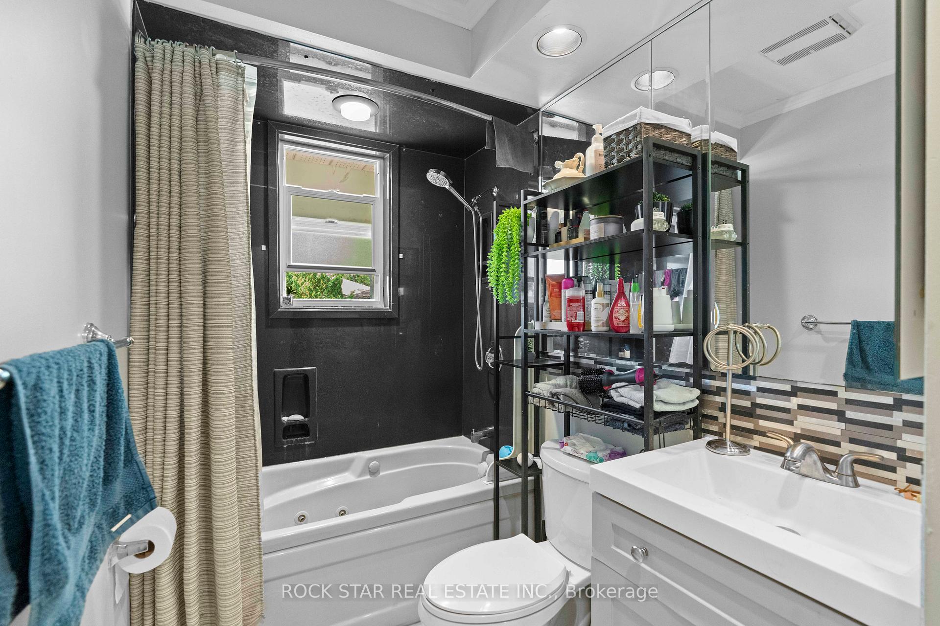 Photo 10 of 768 Tenth Avenue, Hamilton, Hampton Heights — HOMEH