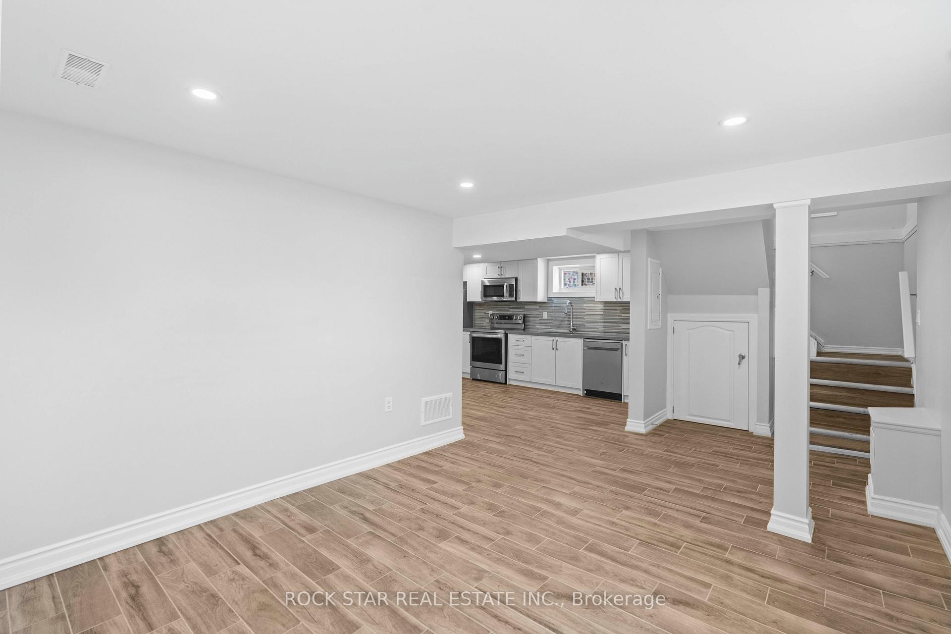 Photo 16 of 768 Tenth Avenue, Hamilton, Hampton Heights — HOMEH