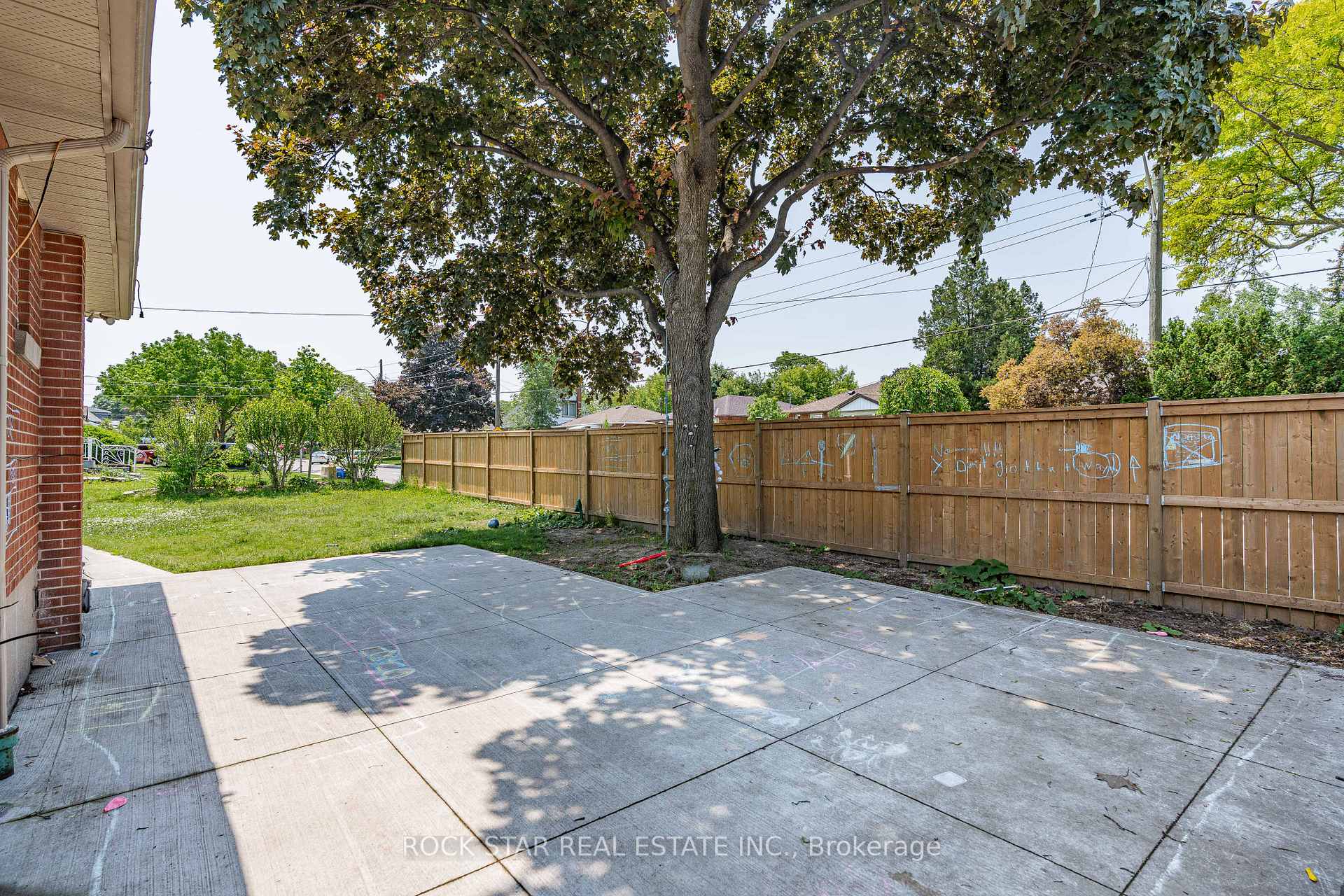 Photo 21 of 768 Tenth Avenue, Hamilton, Hampton Heights — HOMEH