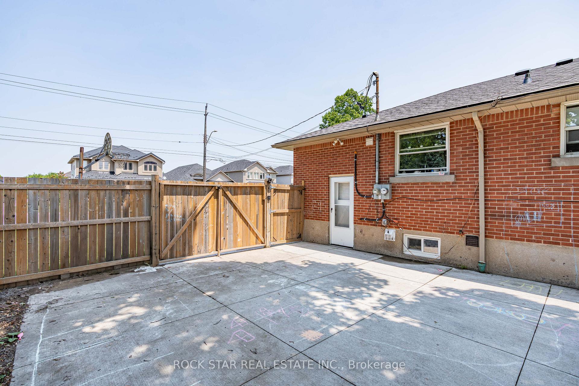 Photo 27 of 768 Tenth Avenue, Hamilton, Hampton Heights — HOMEH