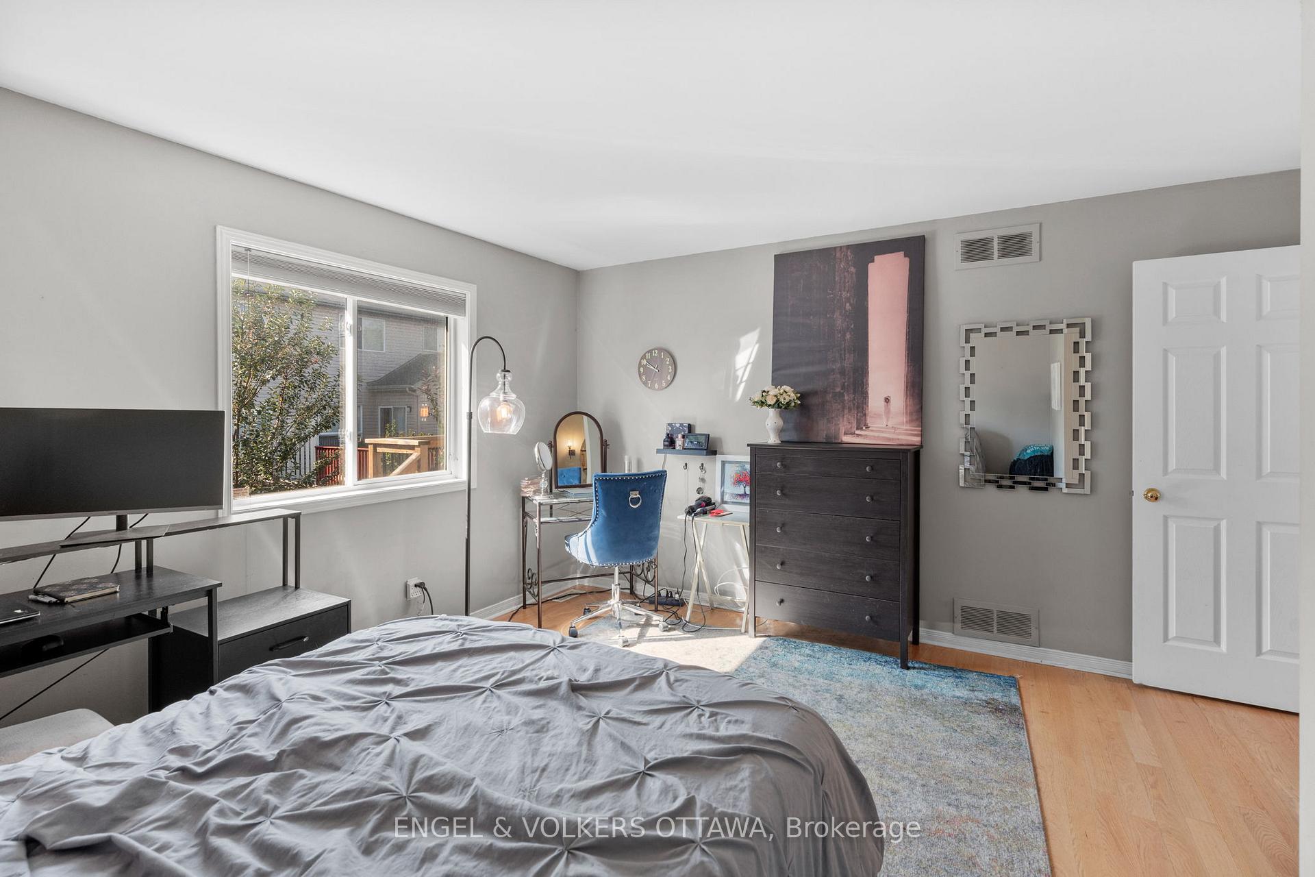 Photo 34 of 128 Grandpark Circle, Ottawa, Hunt Club Park — HOMEH