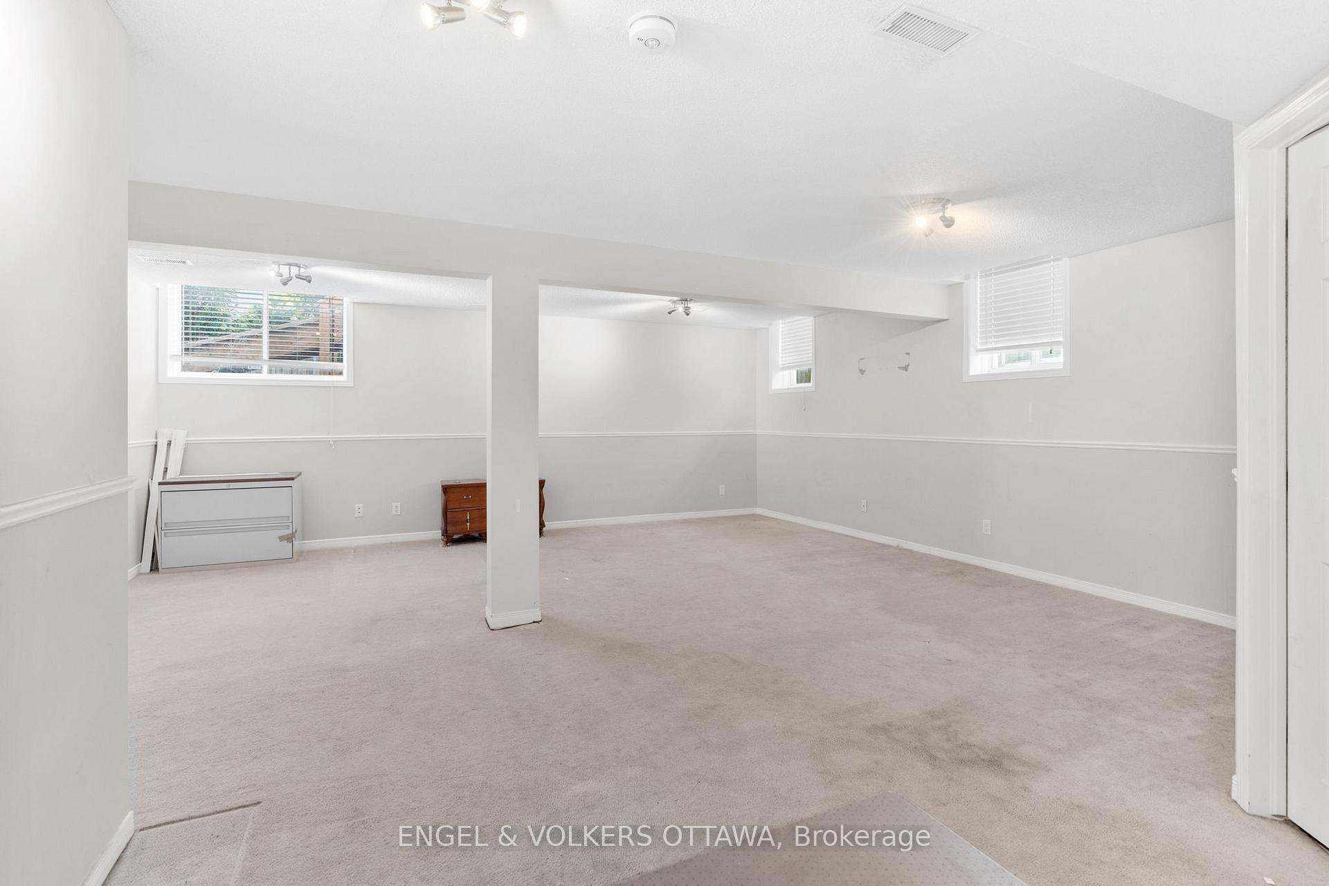 Photo 21 of 128 Grandpark Circle, Ottawa, Hunt Club Park — HOMEH