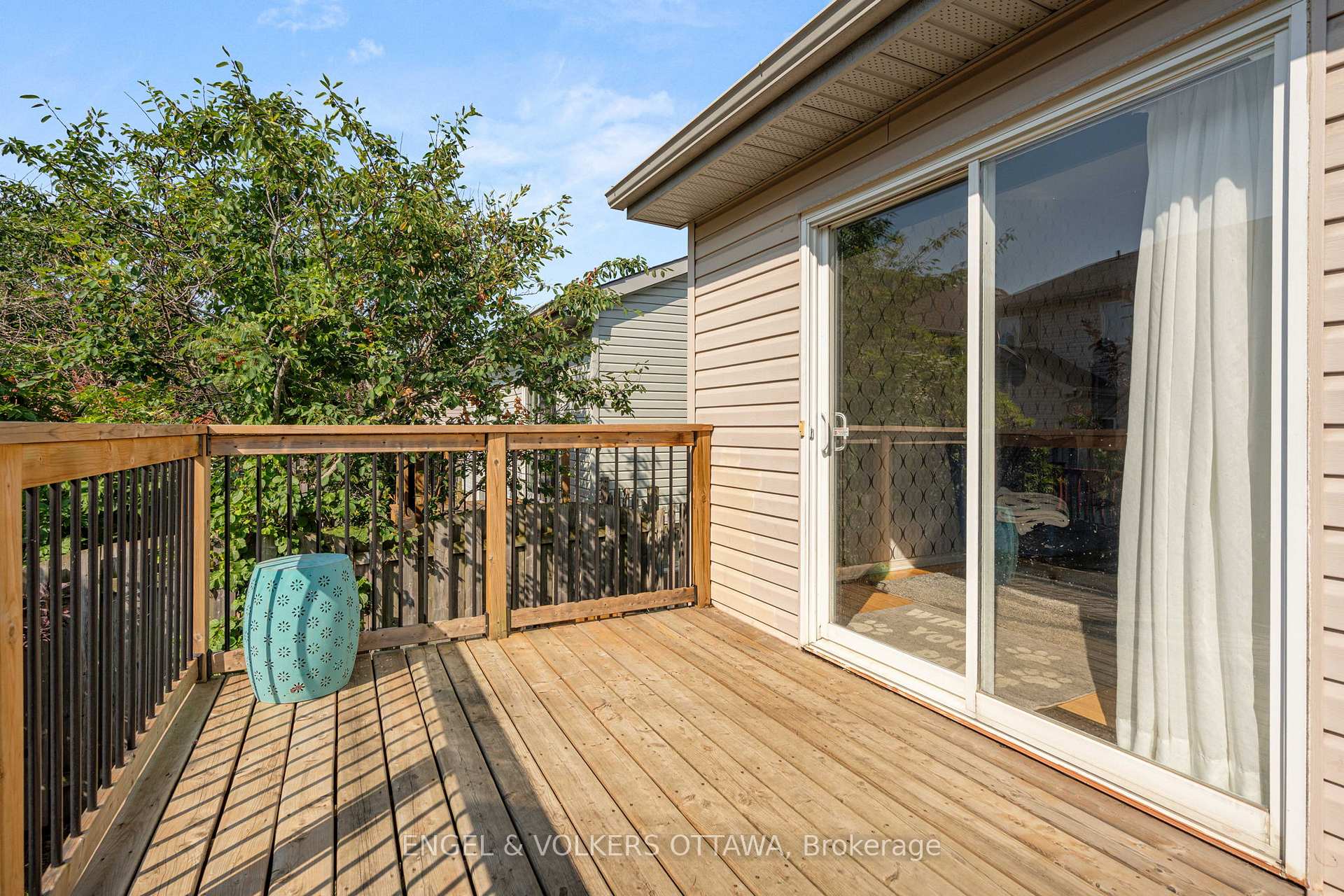 Photo 27 of 128 Grandpark Circle, Ottawa, Hunt Club Park — HOMEH