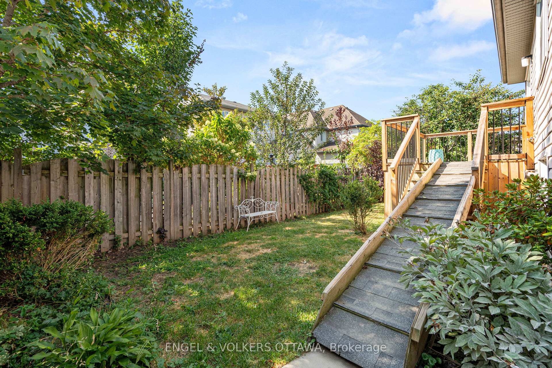 Photo 31 of 128 Grandpark Circle, Ottawa, Hunt Club Park — HOMEH