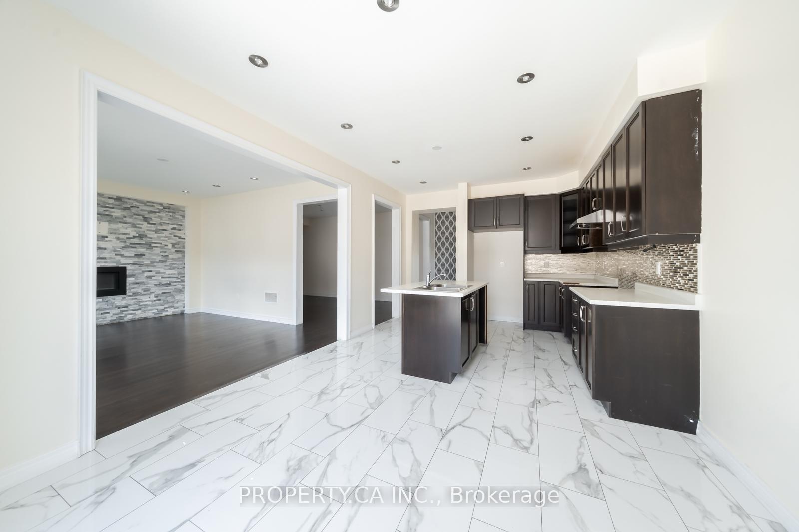 Photo 4 of 7 Forsyth Crescent, Brampton, Credit Valley — HOMEH