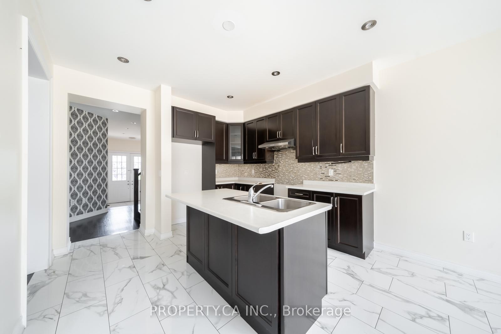 Photo 6 of 7 Forsyth Crescent, Brampton, Credit Valley — HOMEH