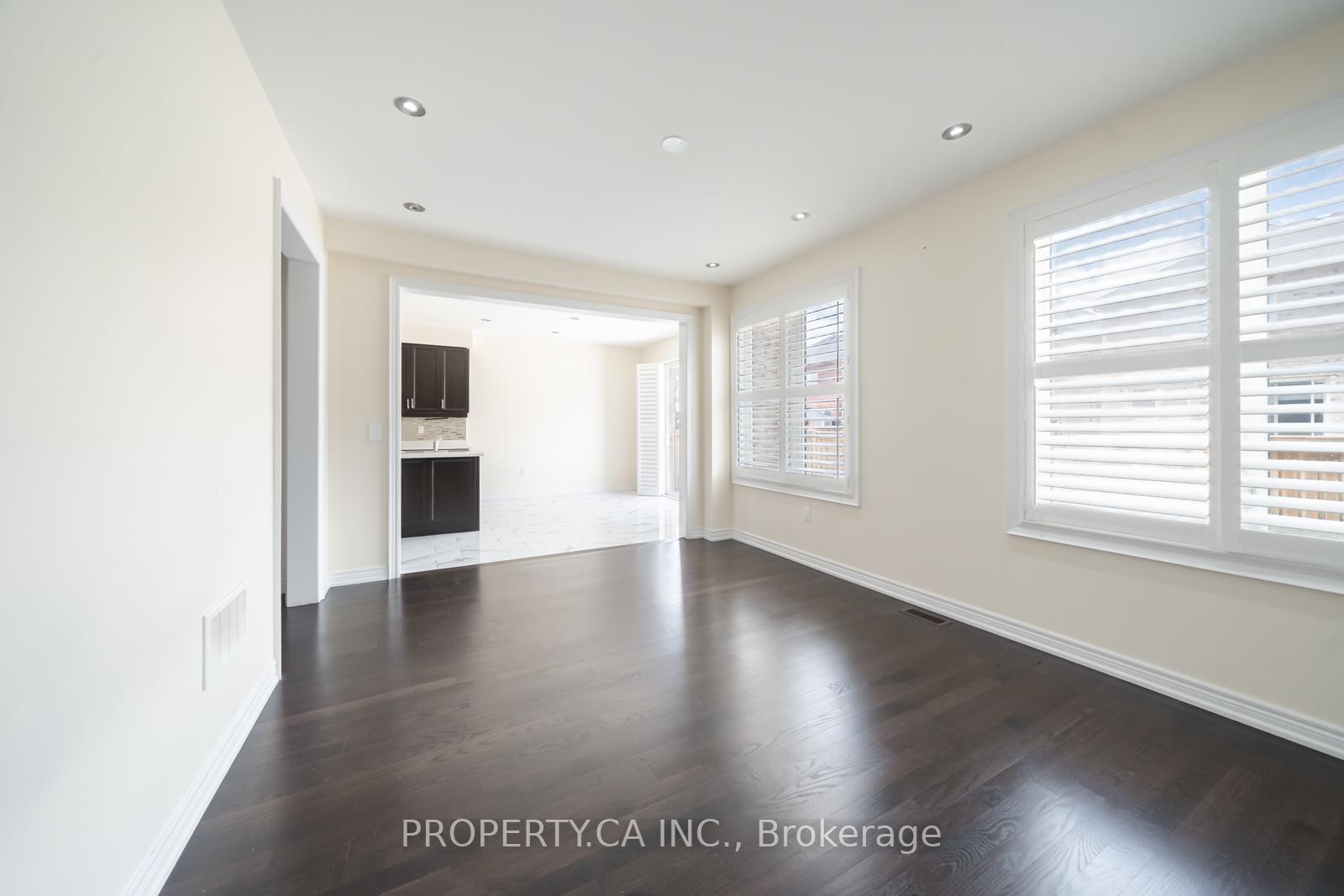 Photo 3 of 7 Forsyth Crescent, Brampton, Credit Valley — HOMEH