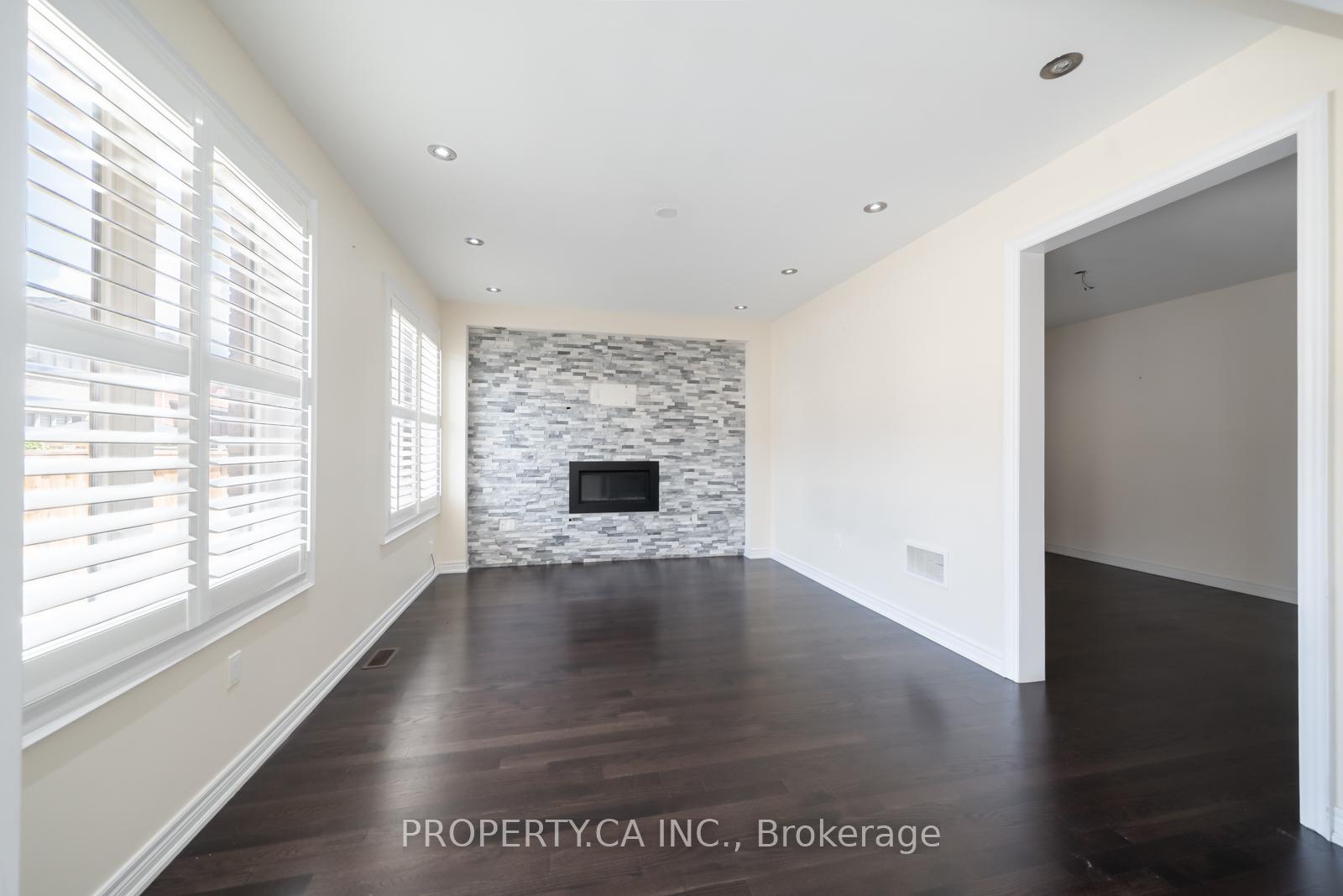 Photo 2 of 7 Forsyth Crescent, Brampton, Credit Valley — HOMEH