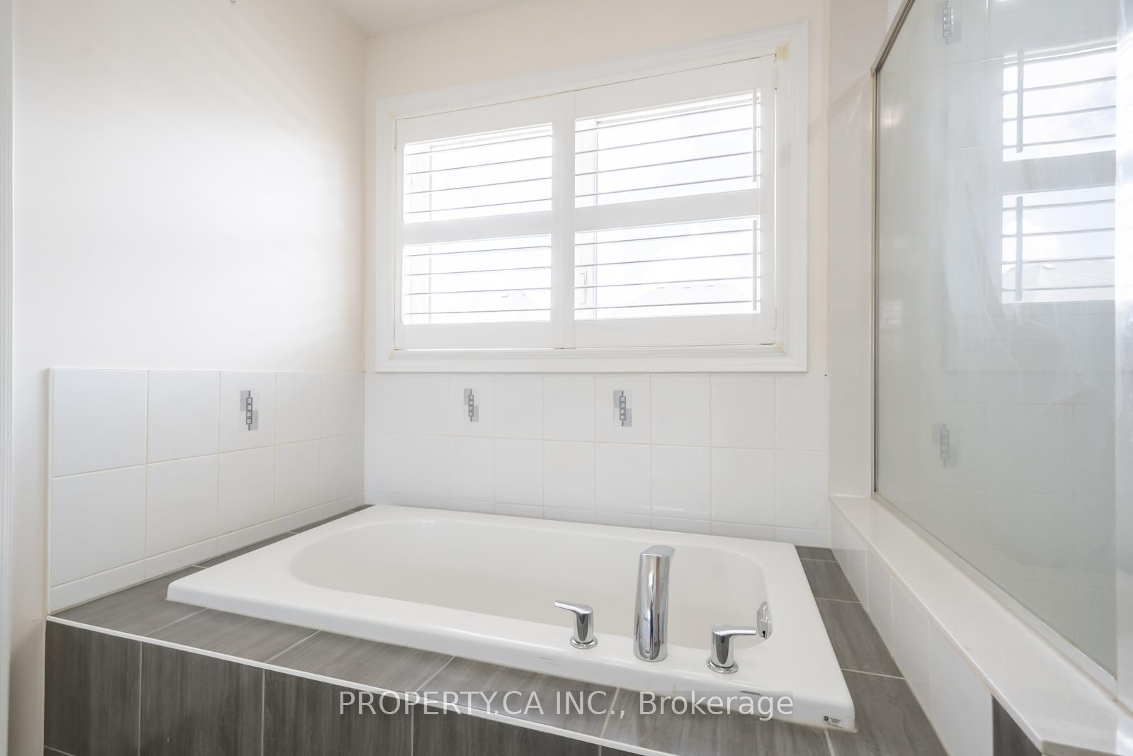 Photo 22 of 7 Forsyth Crescent, Brampton, Credit Valley — HOMEH