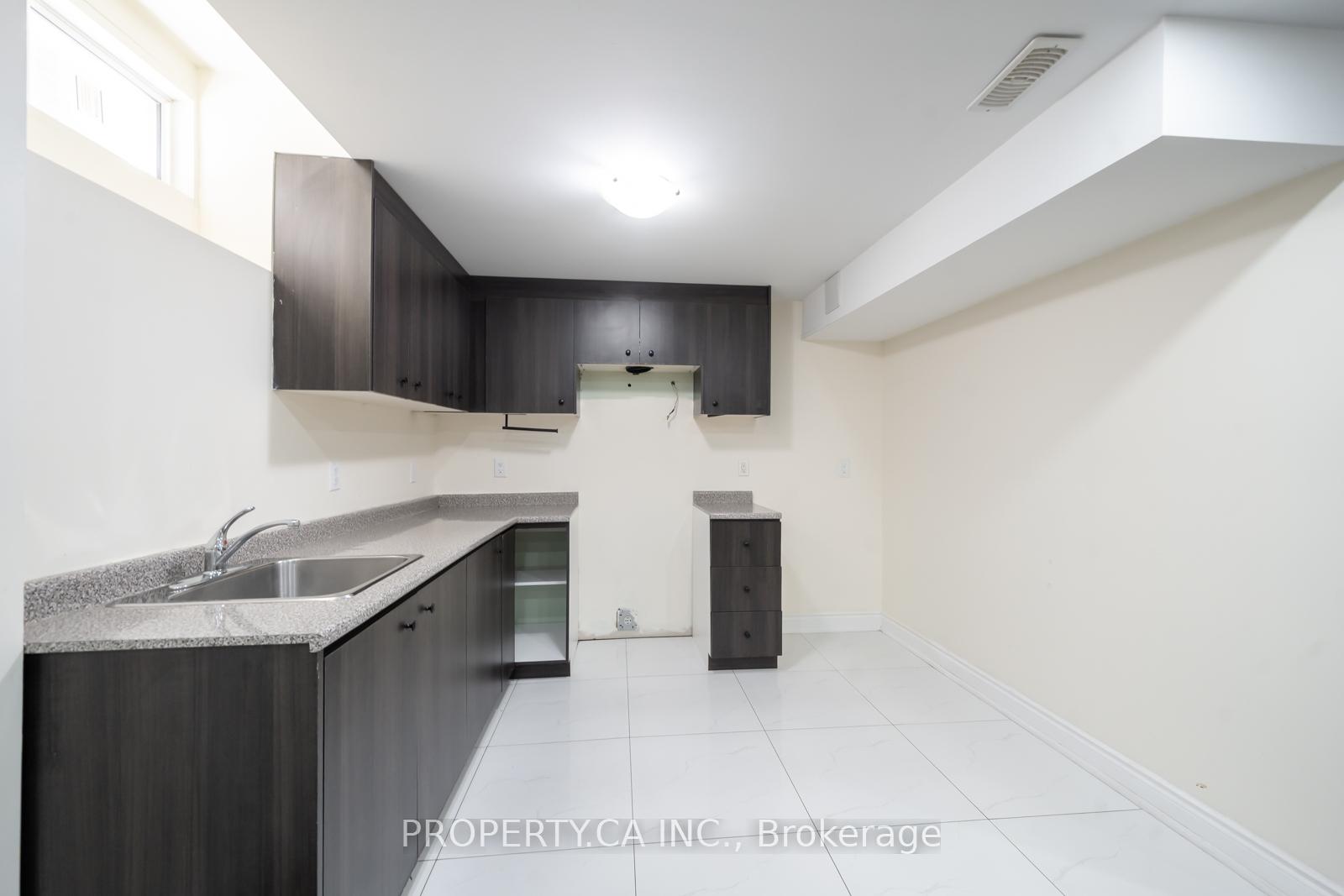 Photo 36 of 7 Forsyth Crescent, Brampton, Credit Valley — HOMEH