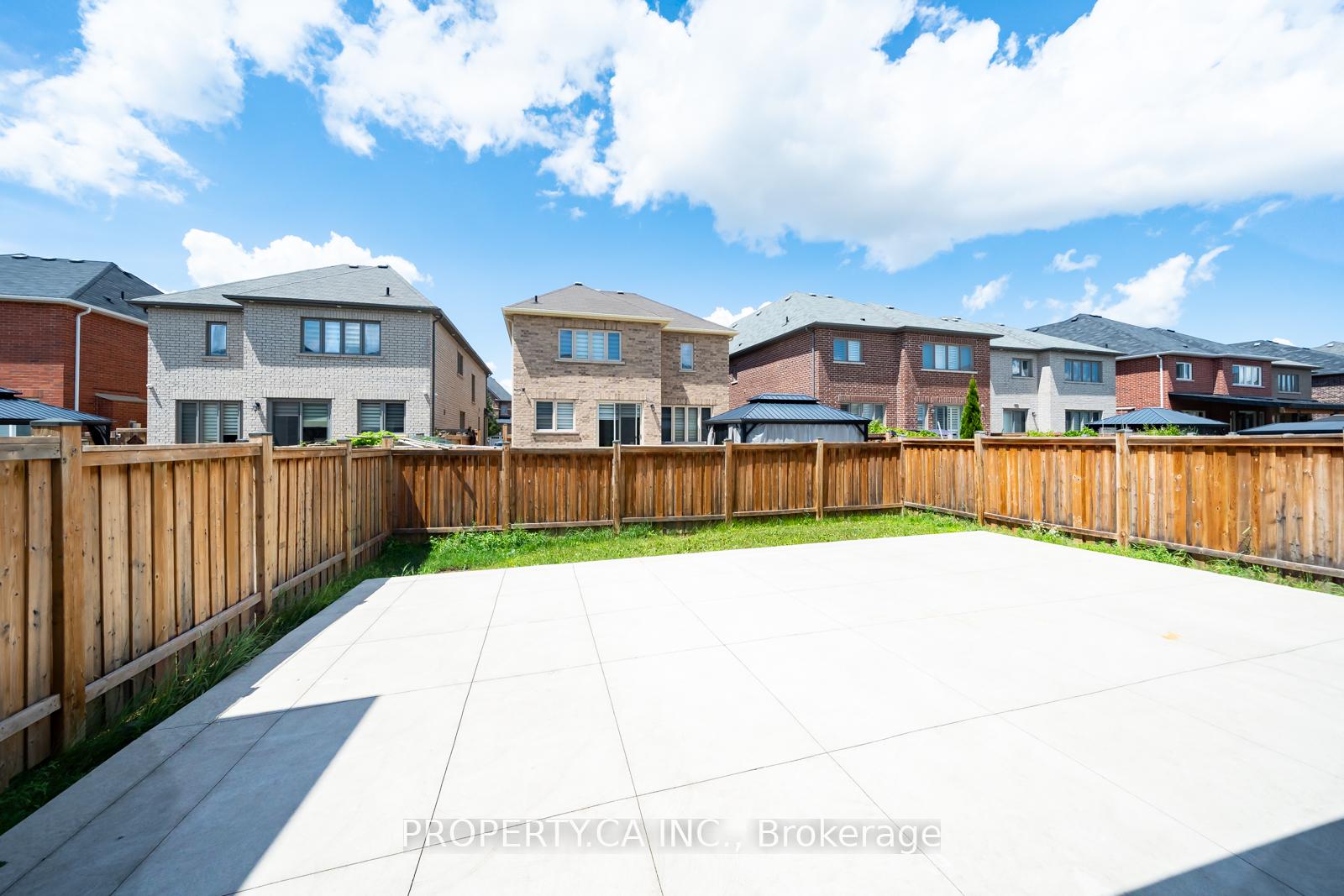 Photo 37 of 7 Forsyth Crescent, Brampton, Credit Valley — HOMEH