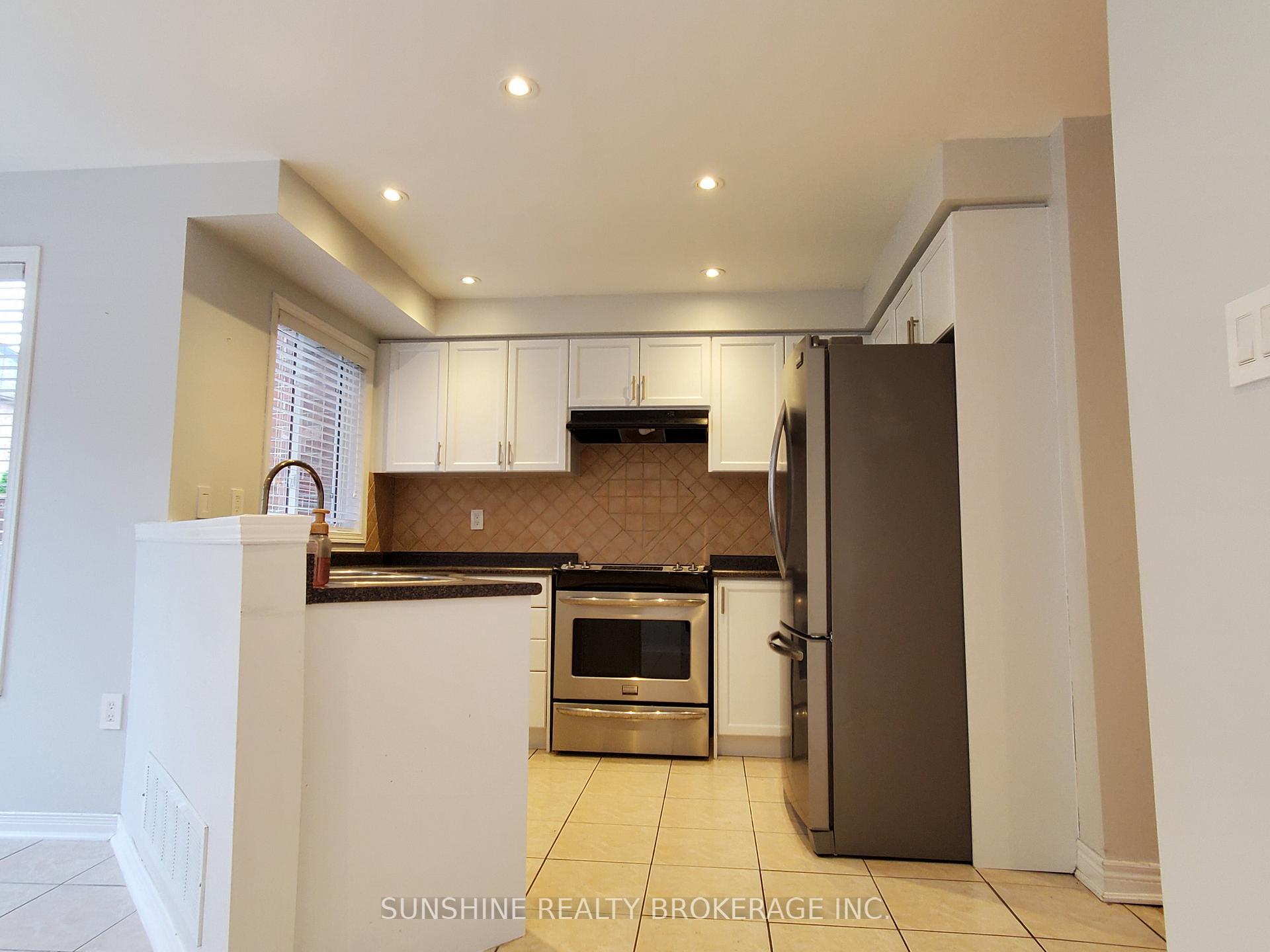 Photo 14 of 142 Laurelhurst Crescent, Vaughan, Vellore Village — HOMEH