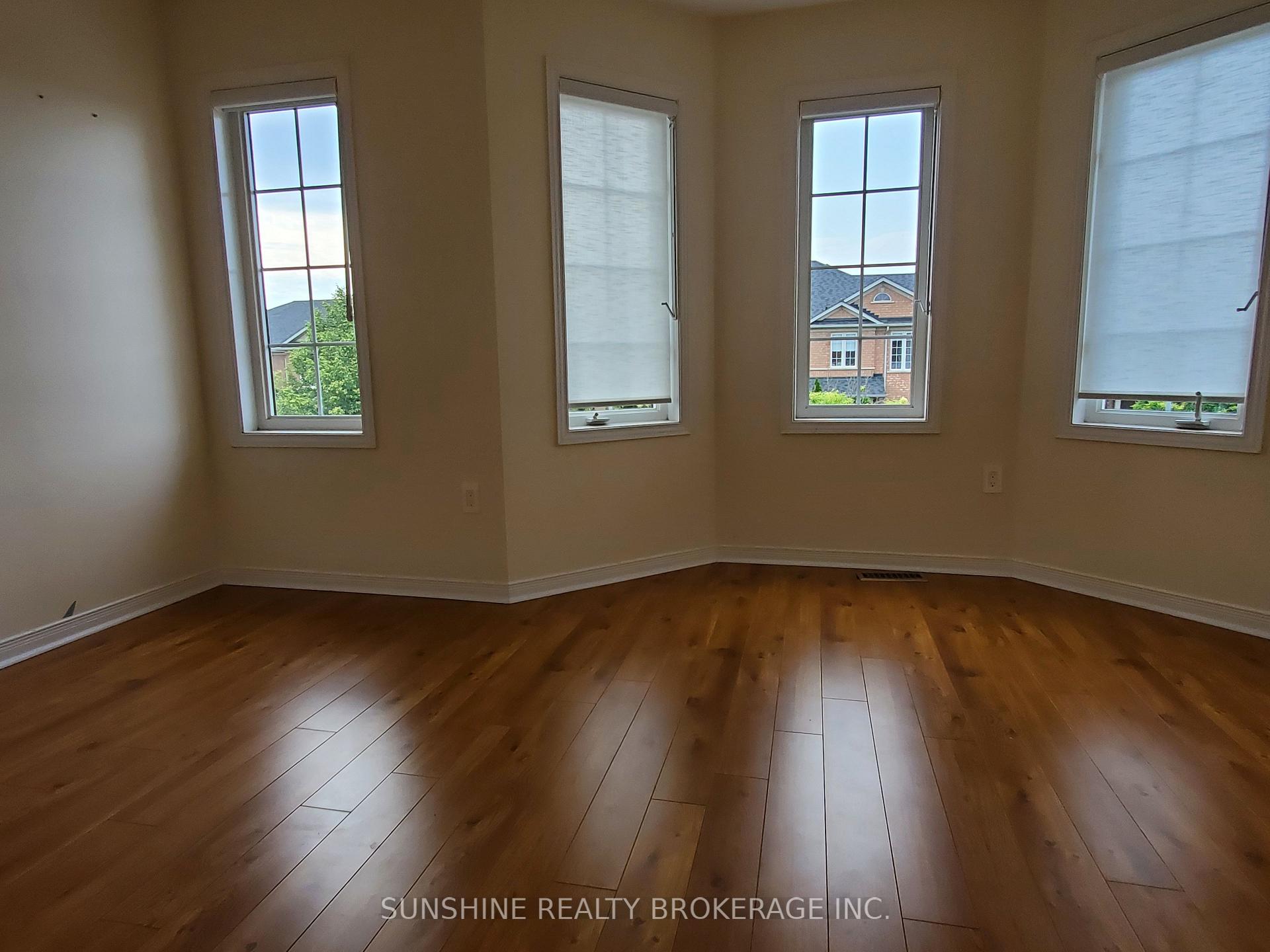 Photo 15 of 142 Laurelhurst Crescent, Vaughan, Vellore Village — HOMEH