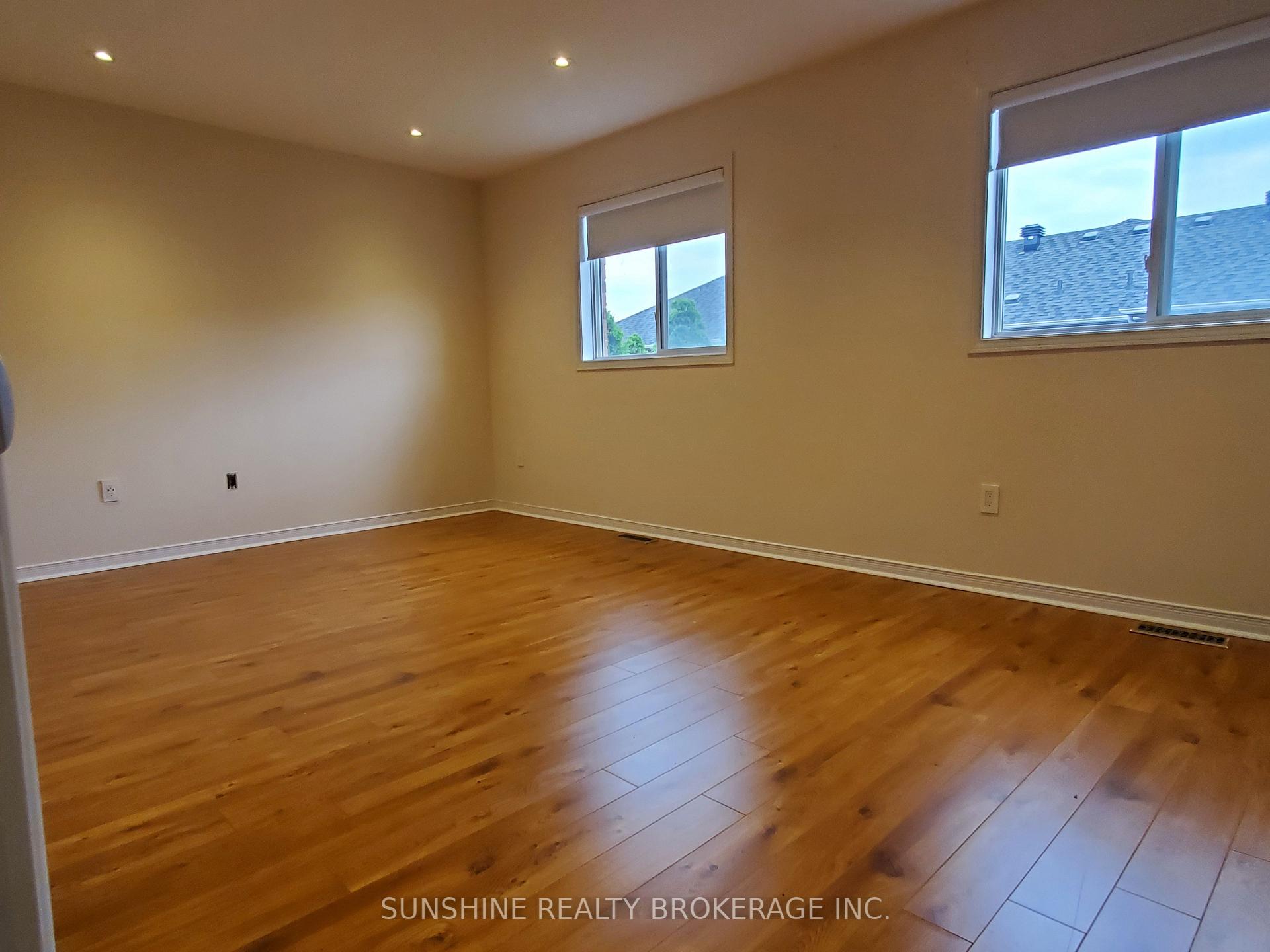 Photo 13 of 142 Laurelhurst Crescent, Vaughan, Vellore Village — HOMEH