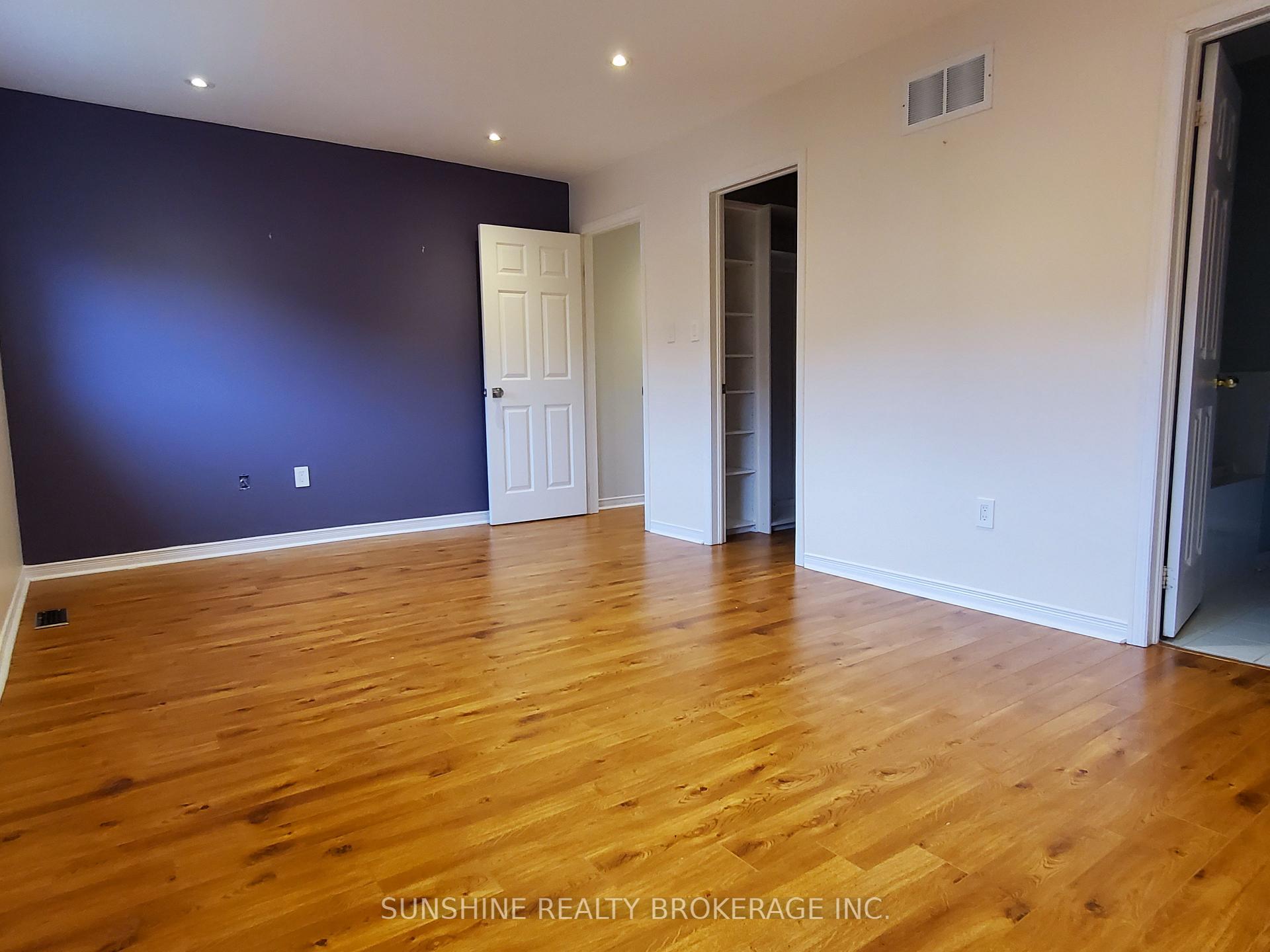 Photo 6 of 142 Laurelhurst Crescent, Vaughan, Vellore Village — HOMEH