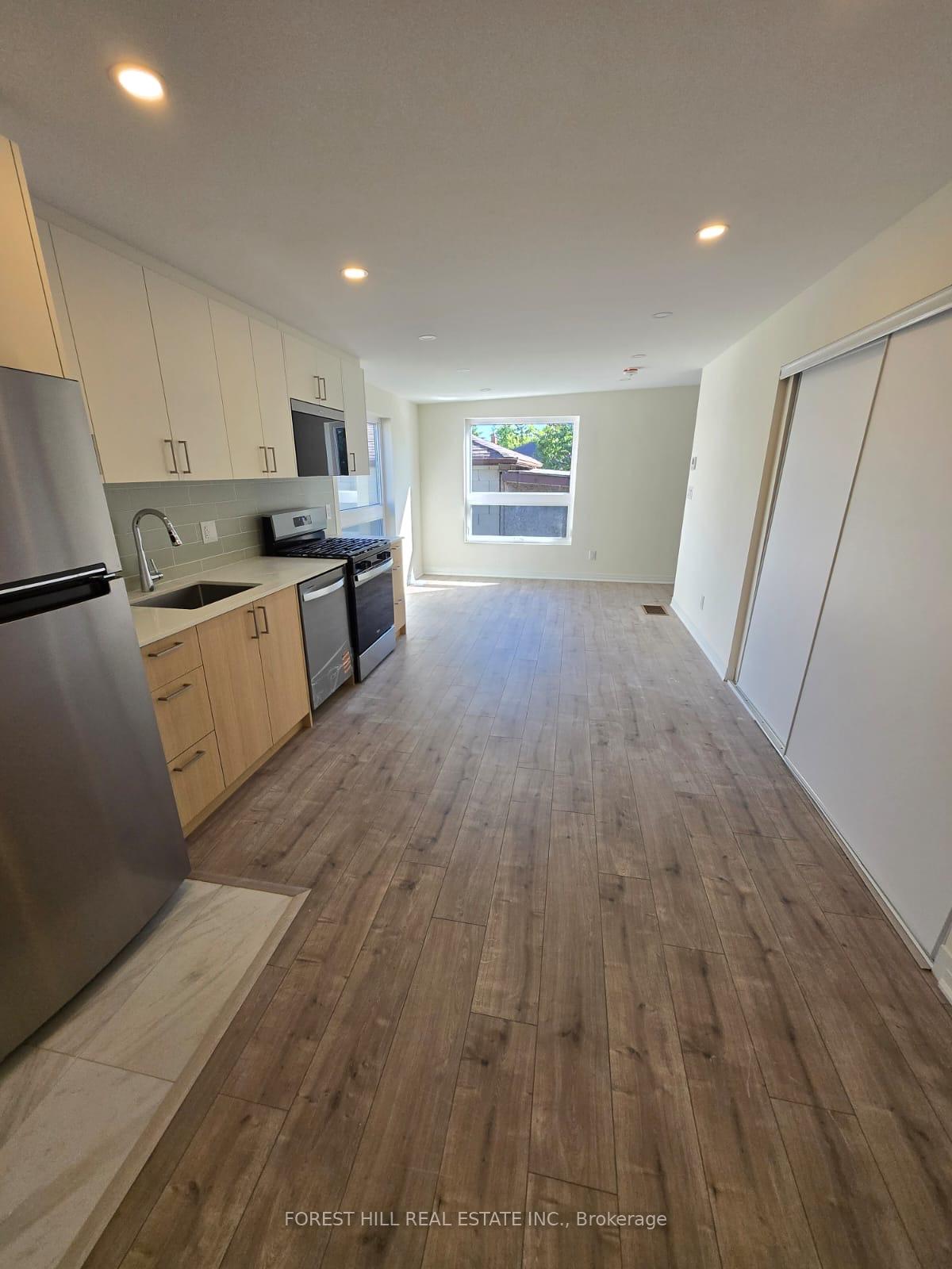 Photo 7 of Unit R, 264 Epsom Drive, North York, Downsview-Roding-CFB — HOMEH