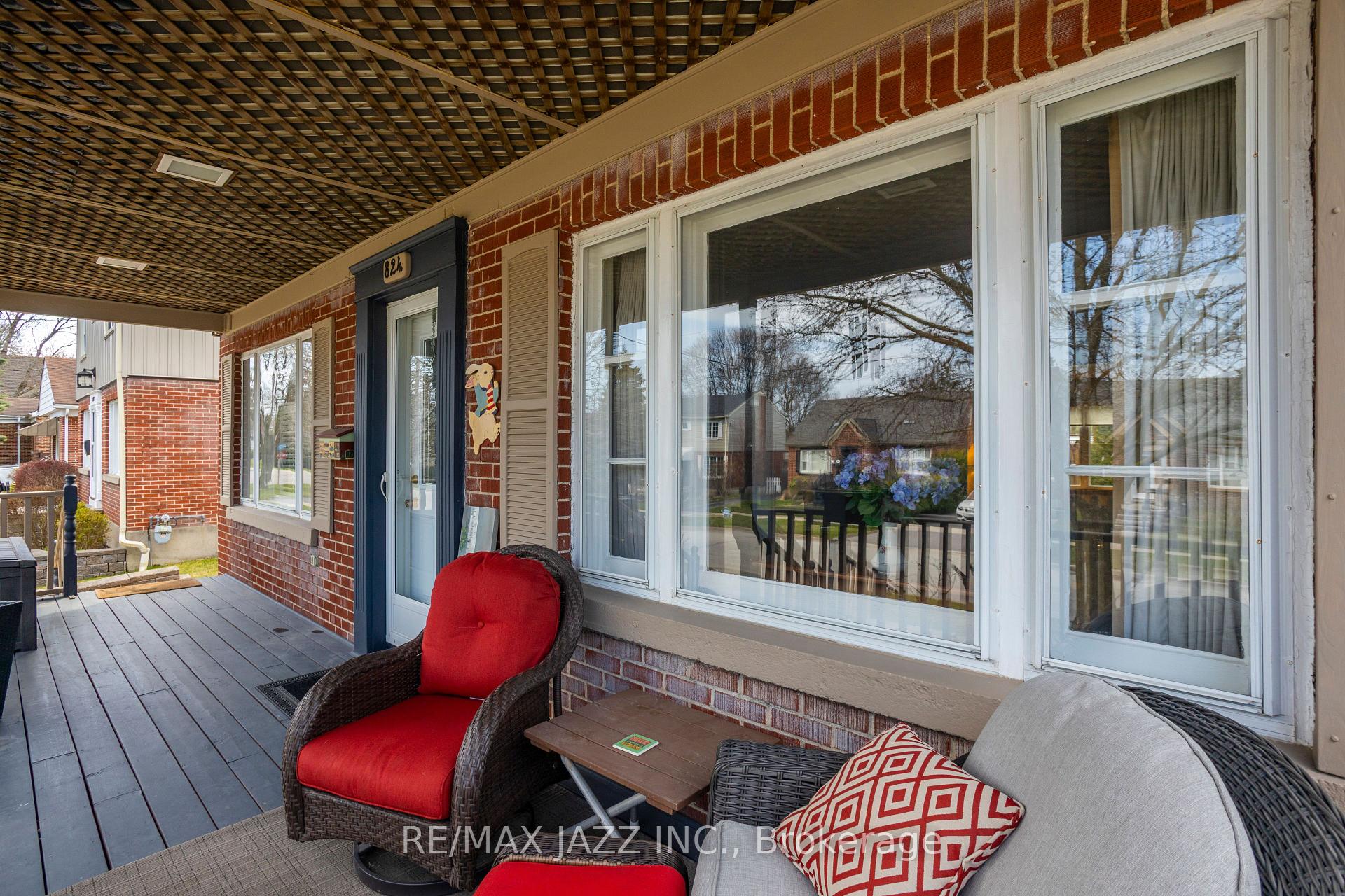 Photo 38 of 824 Masson Street, Oshawa, Centennial — HOMEH