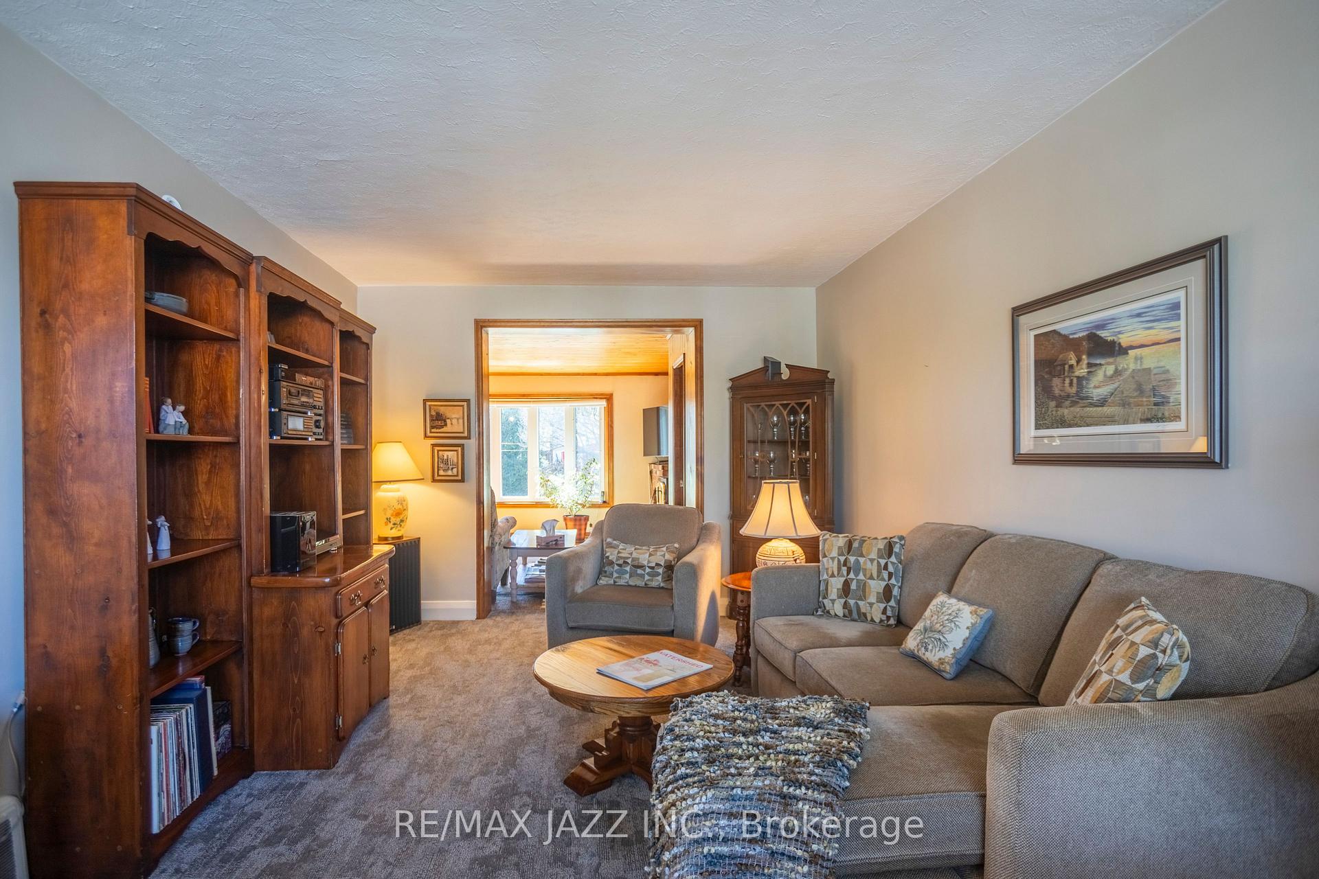 Photo 25 of 824 Masson Street, Oshawa, Centennial — HOMEH