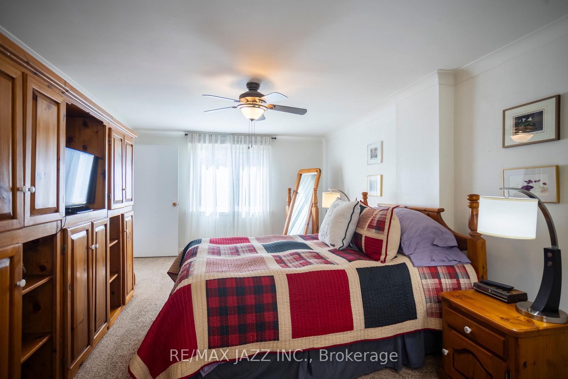 Photo 23 of 824 Masson Street, Oshawa, Centennial — HOMEH