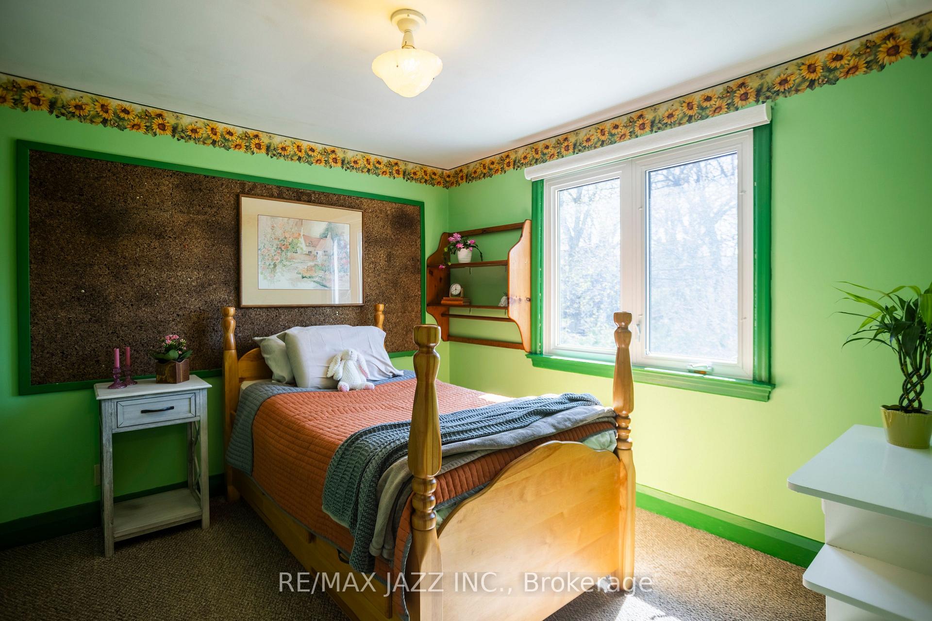 Photo 19 of 824 Masson Street, Oshawa, Centennial — HOMEH