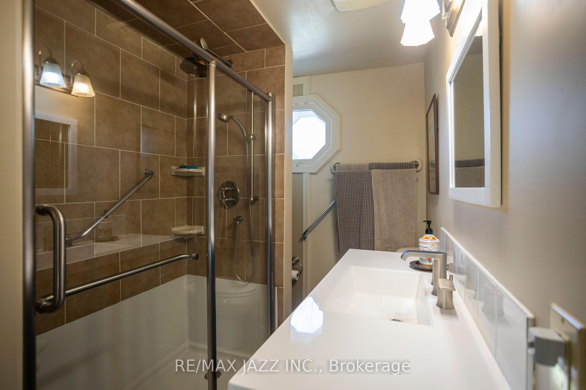 Photo 4 of 824 Masson Street, Oshawa, Centennial — HOMEH