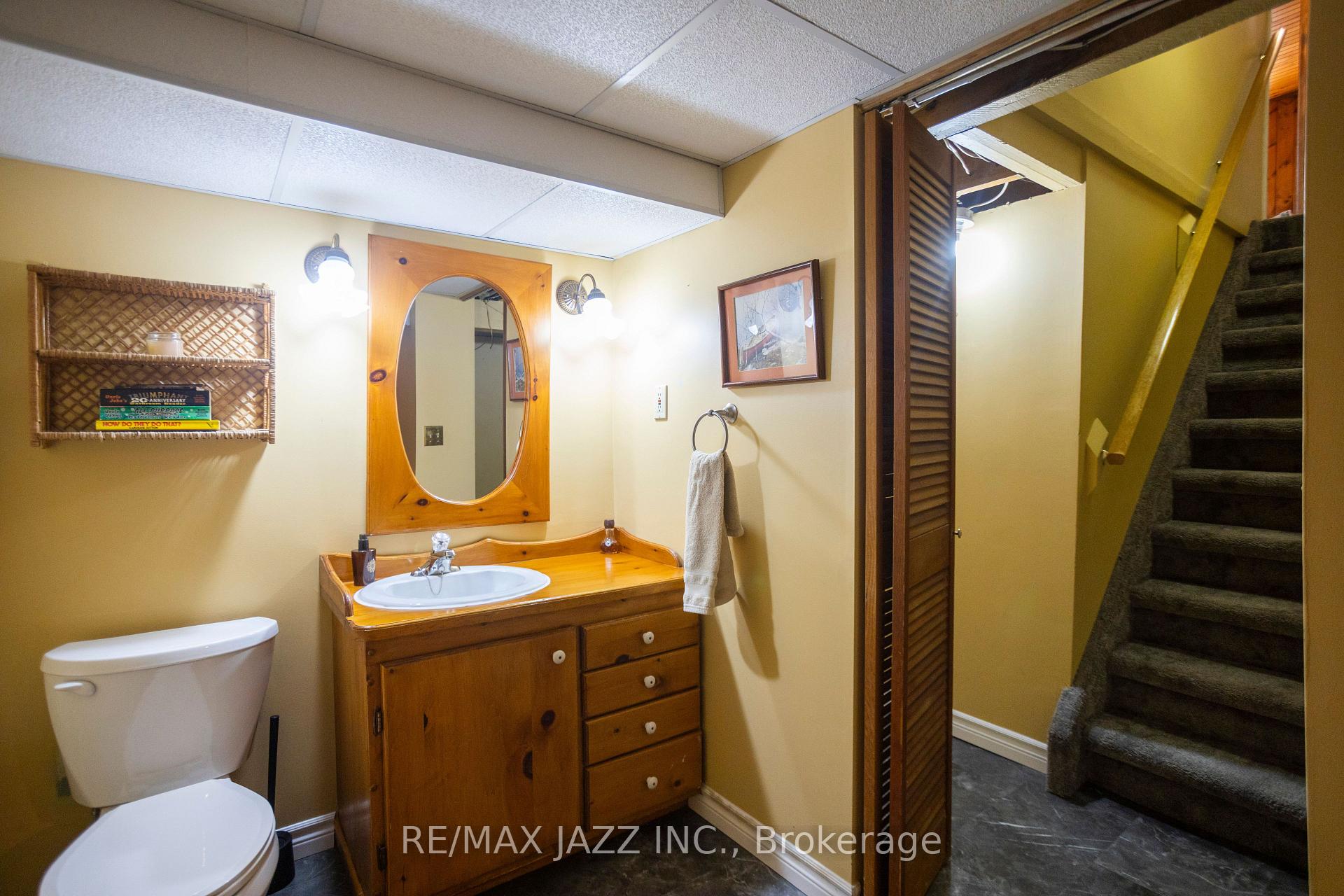 Photo 27 of 824 Masson Street, Oshawa, Centennial — HOMEH