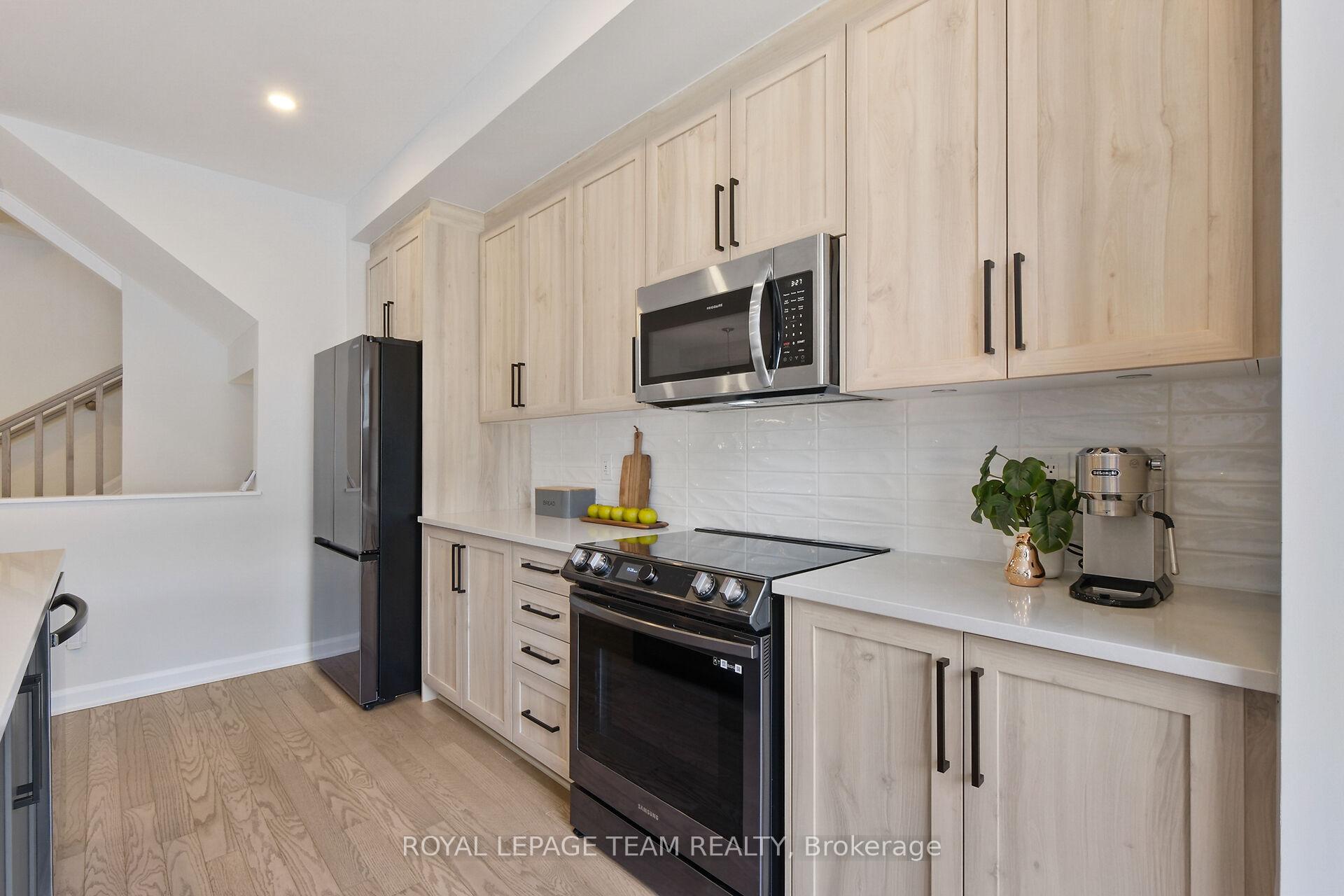 Photo 16 of 703 Doneraile Walk, Ottawa, Barrhaven - Half Moon Bay — HOMEH