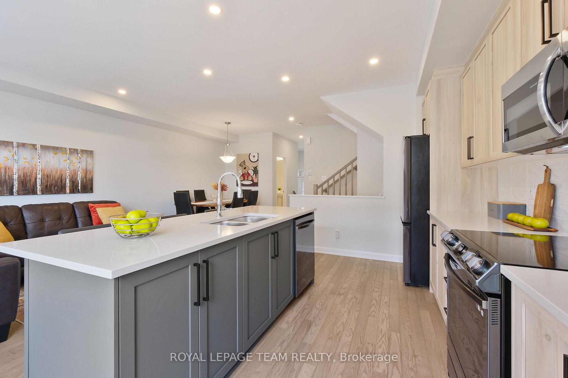 Photo 17 of 703 Doneraile Walk, Ottawa, Barrhaven - Half Moon Bay — HOMEH