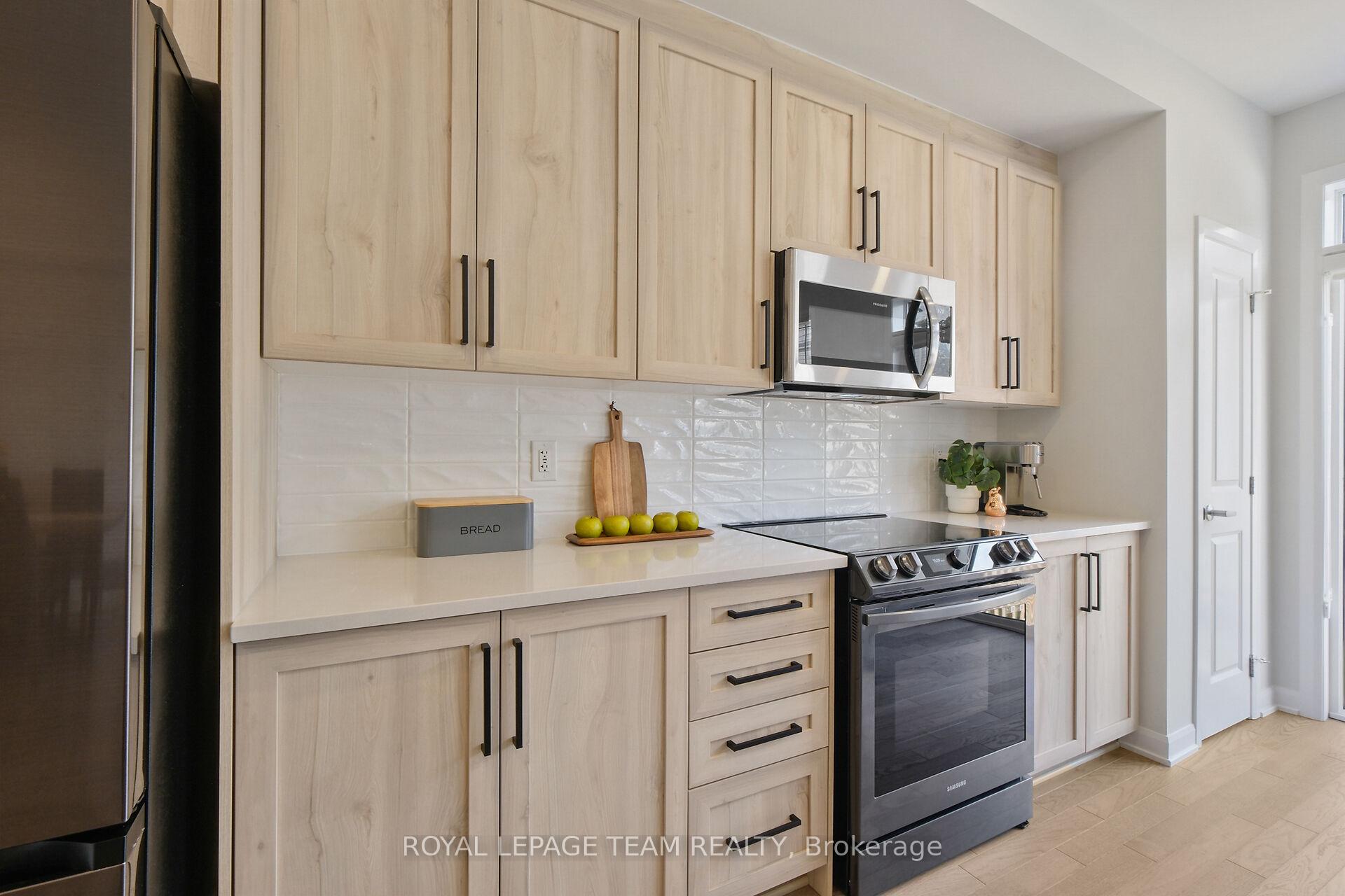 Photo 18 of 703 Doneraile Walk, Ottawa, Barrhaven - Half Moon Bay — HOMEH