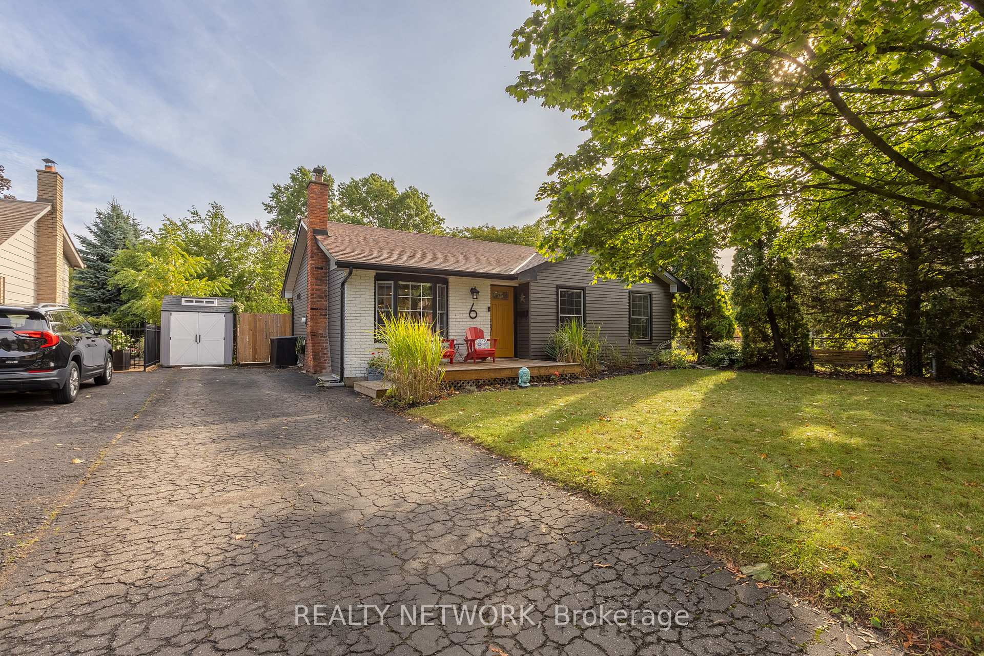 Photo 2 of 6 Cole Farm Boulevard, St. Catharines, Port Dalhousie — HOMEH