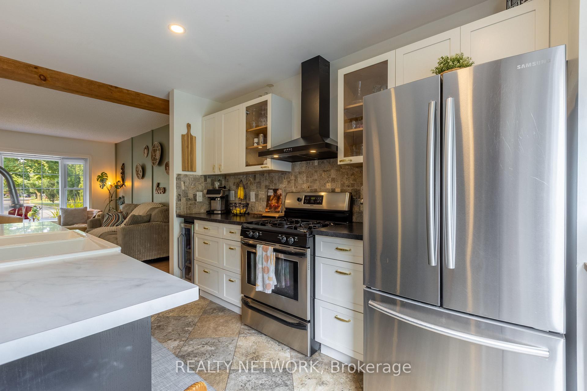 Photo 16 of 6 Cole Farm Boulevard, St. Catharines, Port Dalhousie — HOMEH