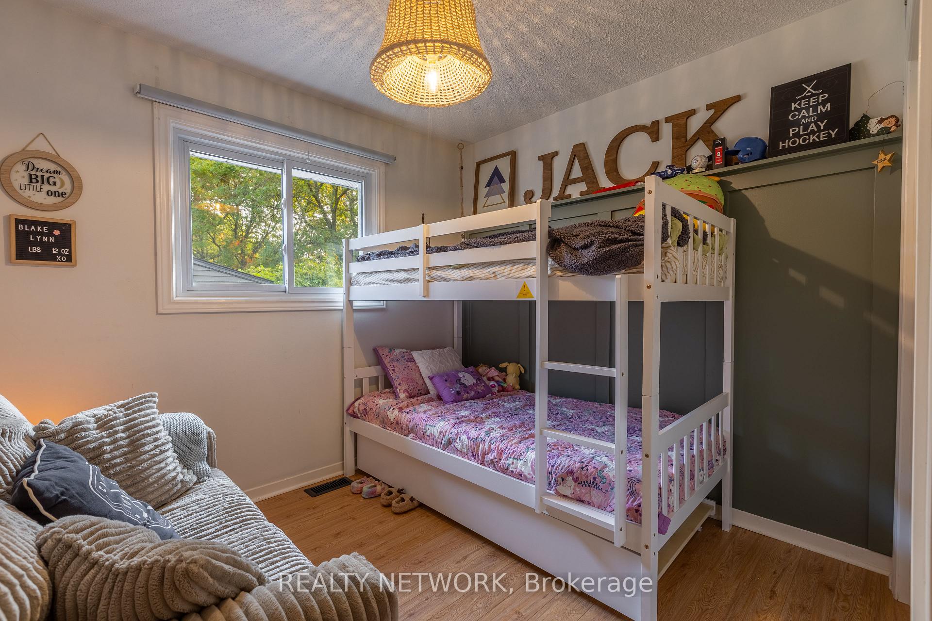 Photo 4 of 6 Cole Farm Boulevard, St. Catharines, Port Dalhousie — HOMEH