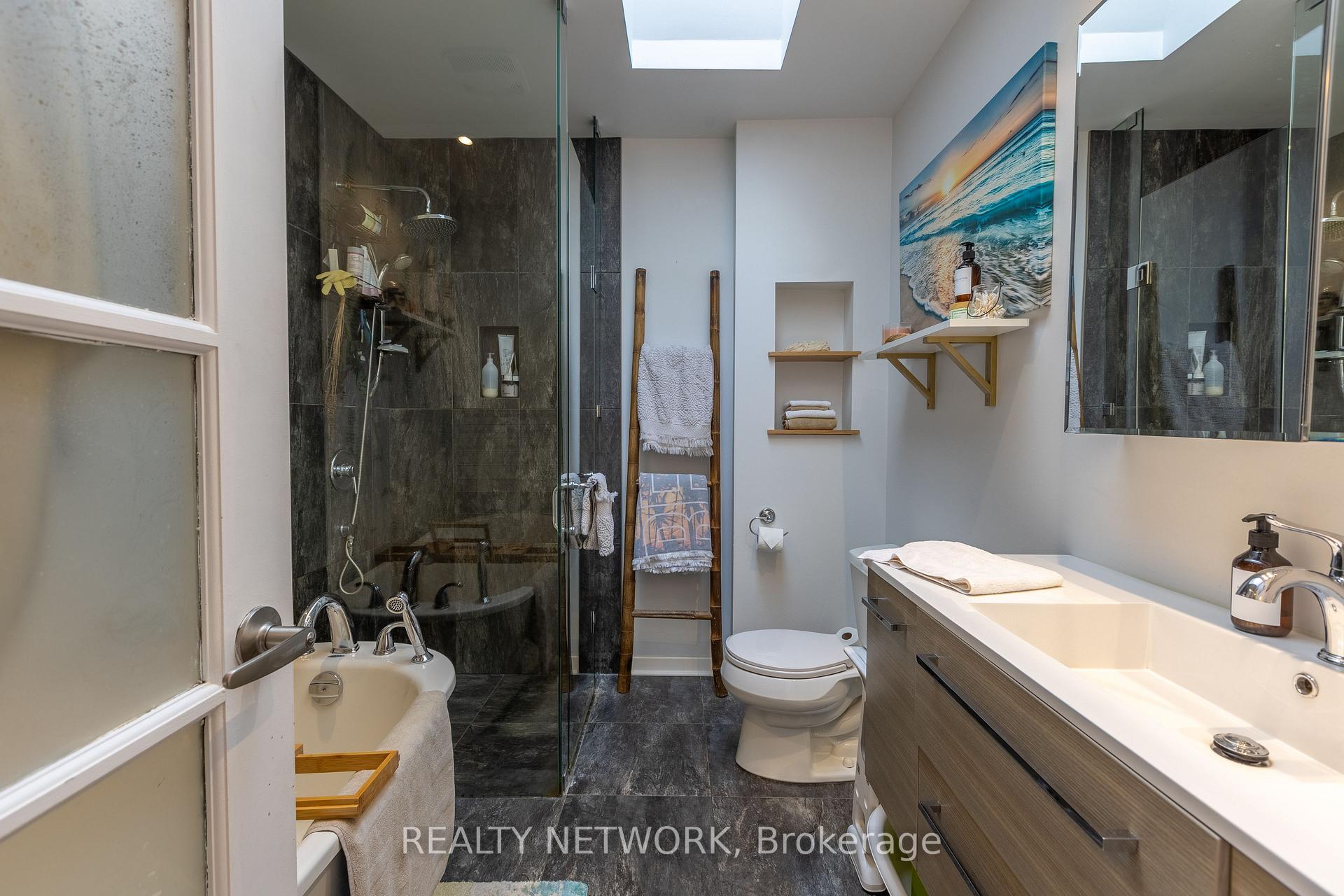 Photo 23 of 6 Cole Farm Boulevard, St. Catharines, Port Dalhousie — HOMEH