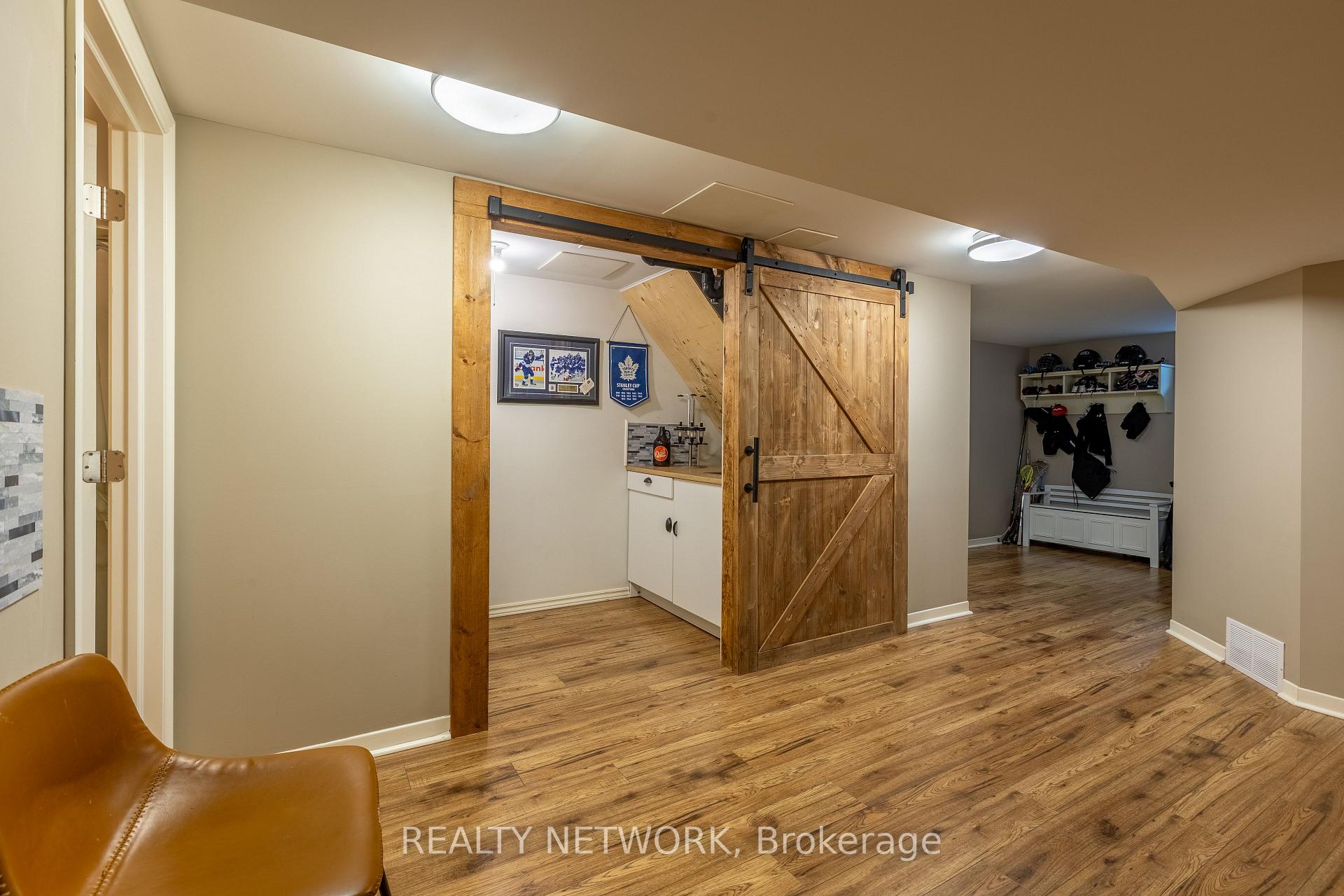 Photo 7 of 6 Cole Farm Boulevard, St. Catharines, Port Dalhousie — HOMEH