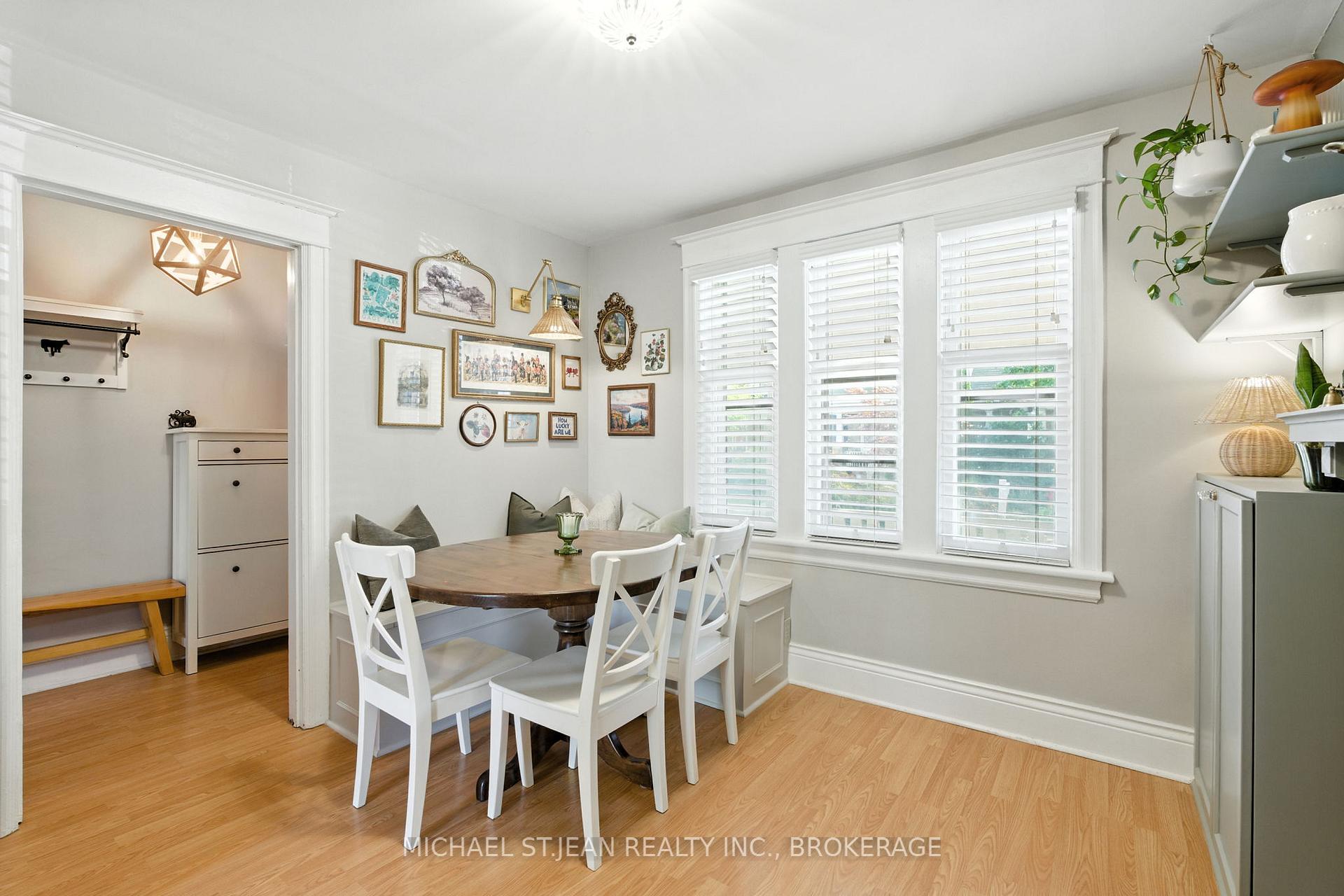 Photo 5 of 119 Rosslyn Avenue N, Hamilton, Crown Point — HOMEH