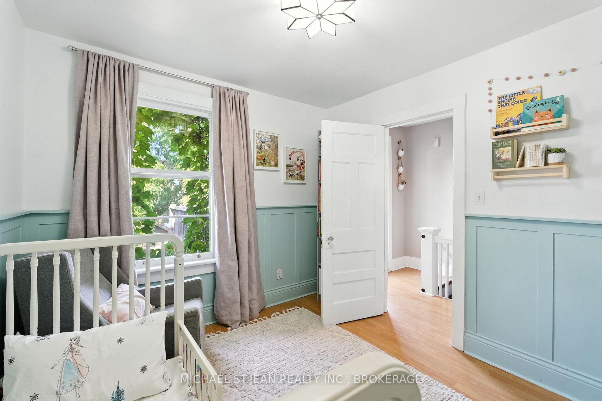Photo 8 of 119 Rosslyn Avenue N, Hamilton, Crown Point — HOMEH