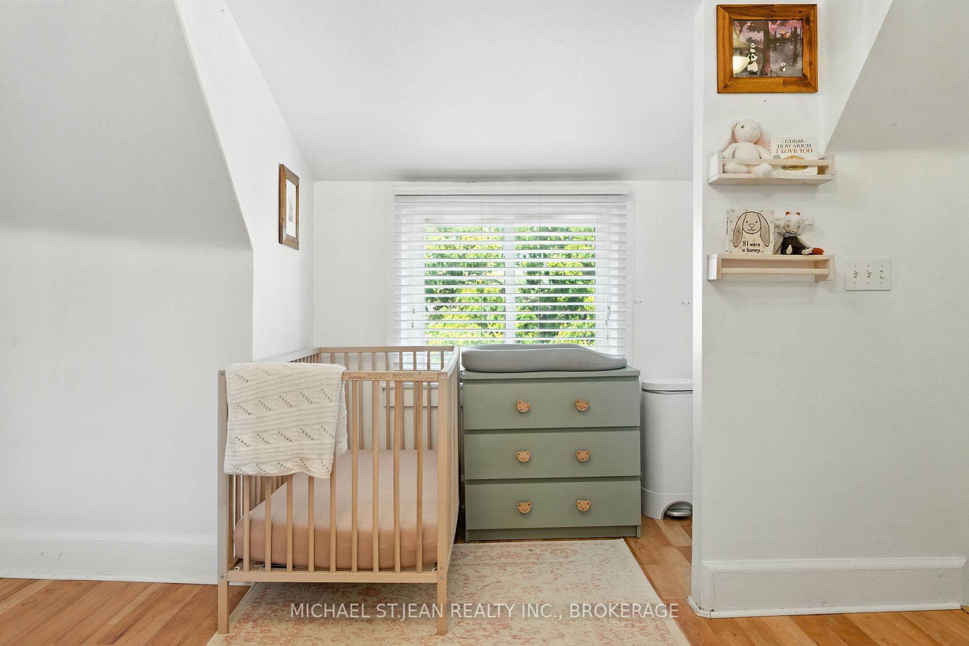 Photo 23 of 119 Rosslyn Avenue N, Hamilton, Crown Point — HOMEH