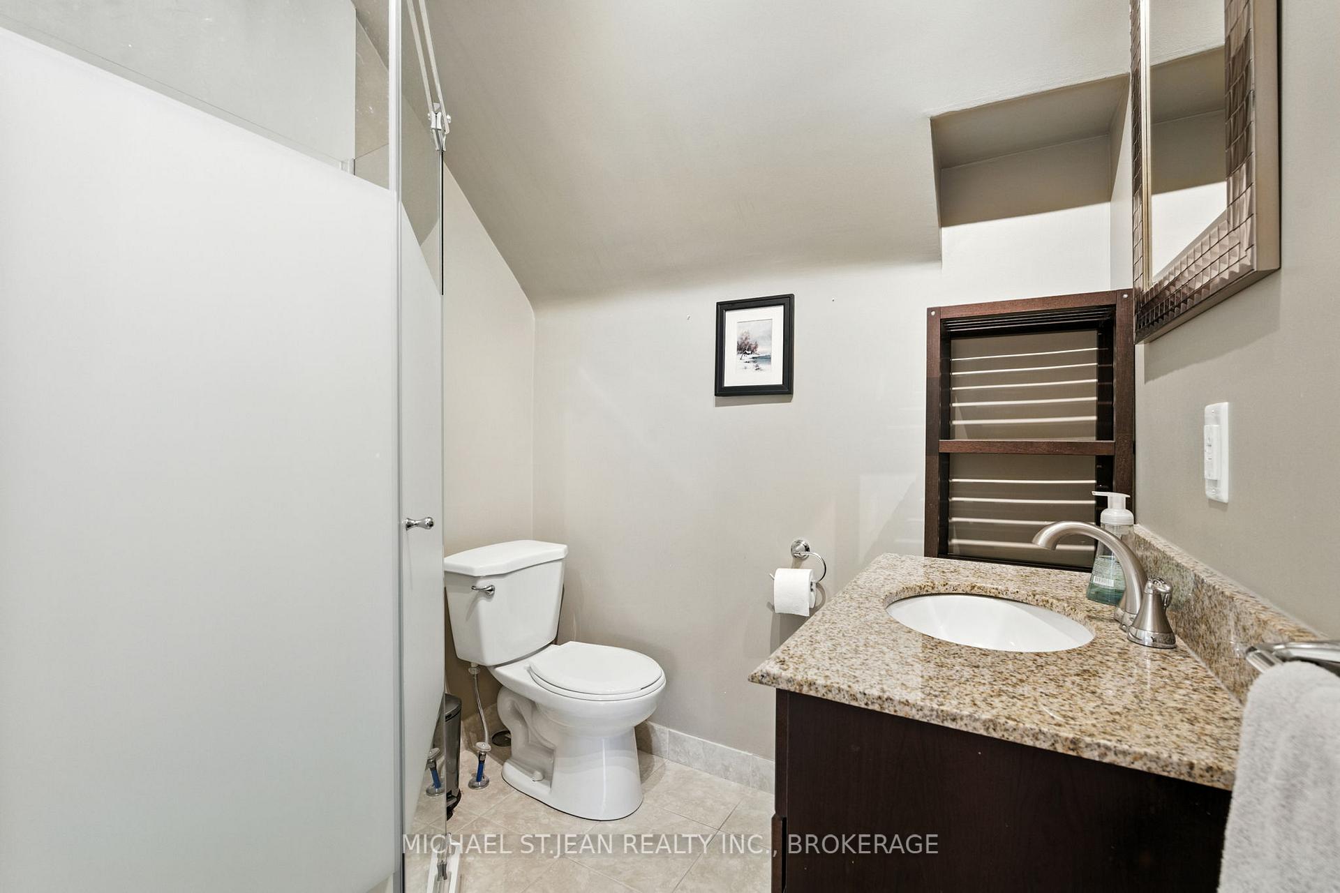 Photo 34 of 119 Rosslyn Avenue N, Hamilton, Crown Point — HOMEH