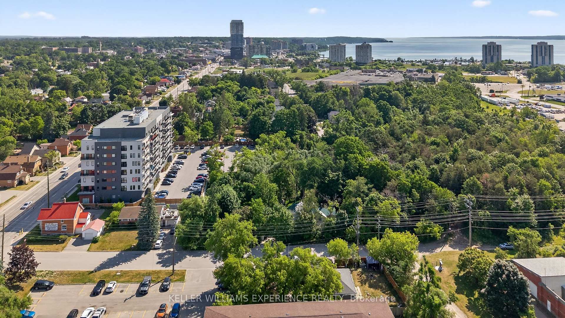 Photo 42 of 3 Boys Street S, Barrie, Queen's Park — HOMEH