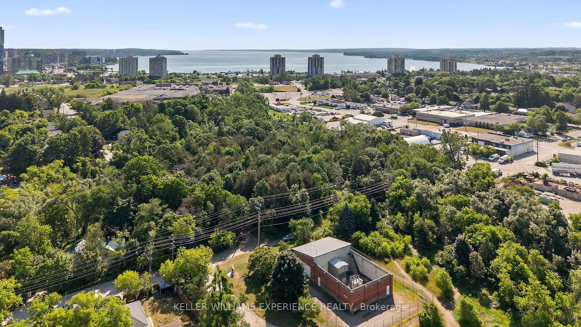 Photo 37 of 3 Boys Street S, Barrie, Queen's Park — HOMEH